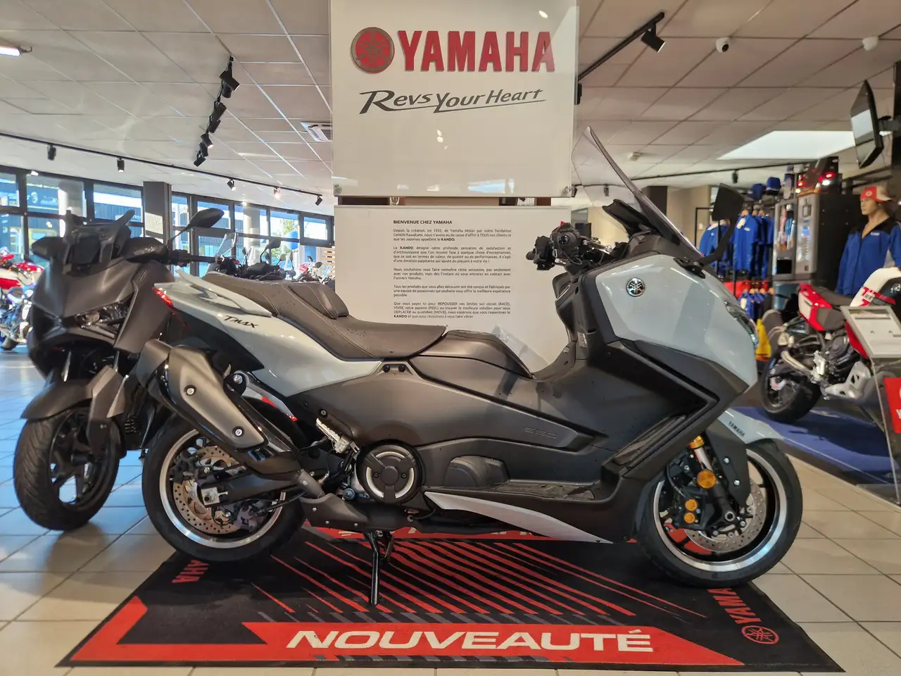 Yamaha Tmax 560