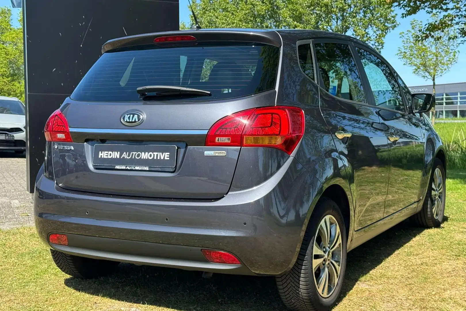 Kia Venga 1.4 CVVT 90PK Summer Edition | Panoramadak | Navig Grau - 2