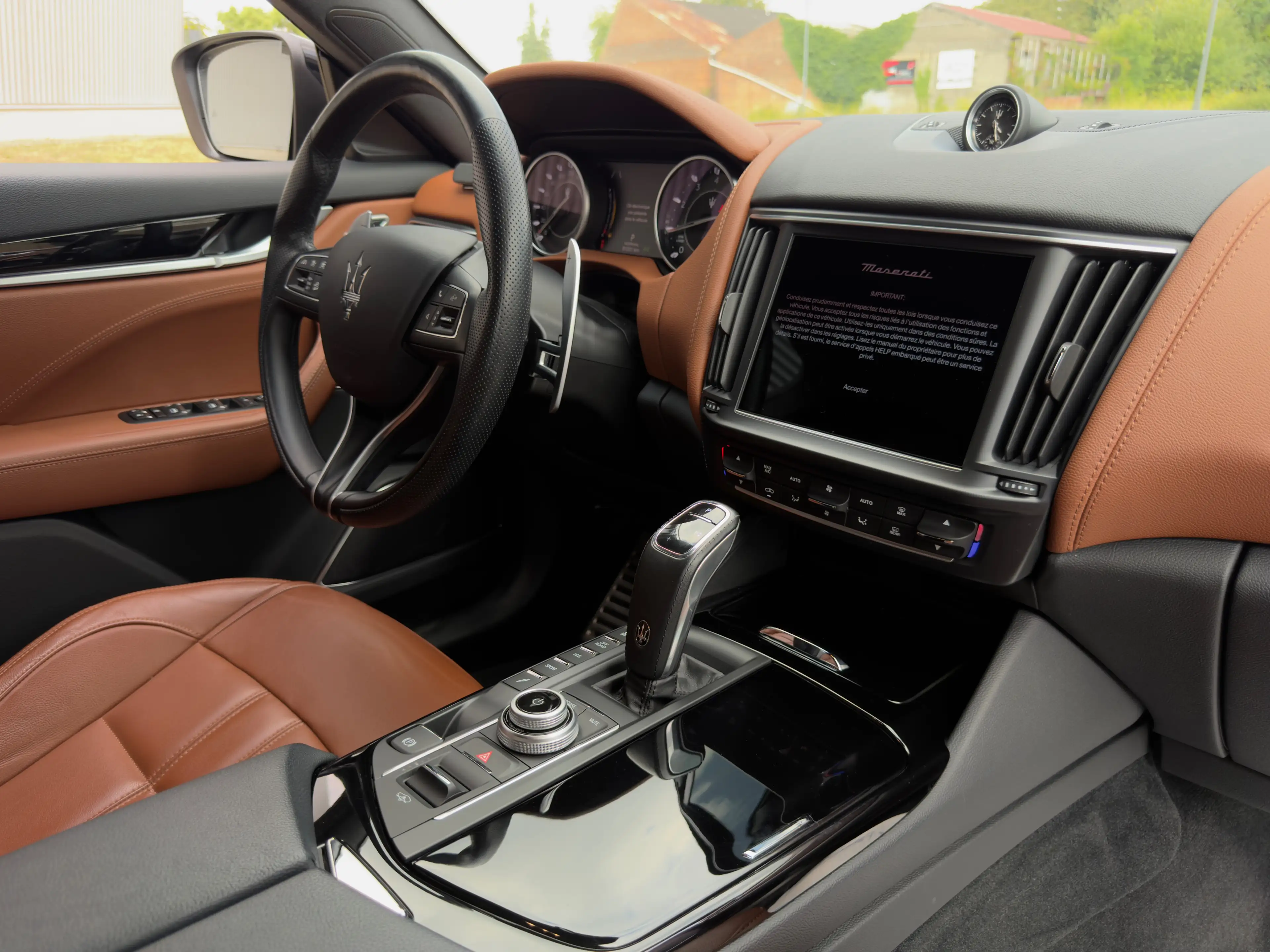 Maserati Levante 3.0 V6 BiTurbo Q4 GranSport — photo 8