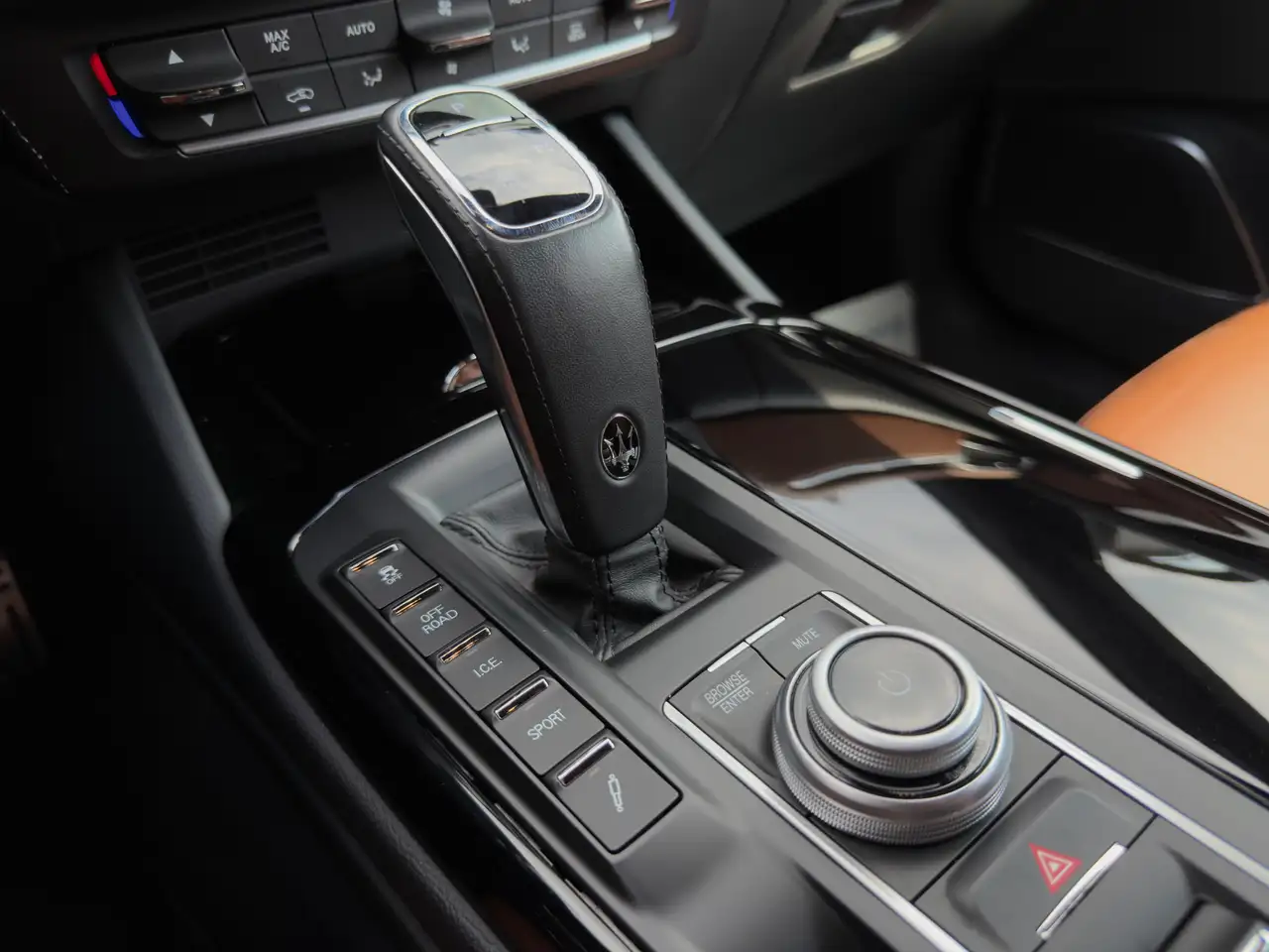 Maserati Levante 2021 — фото 10