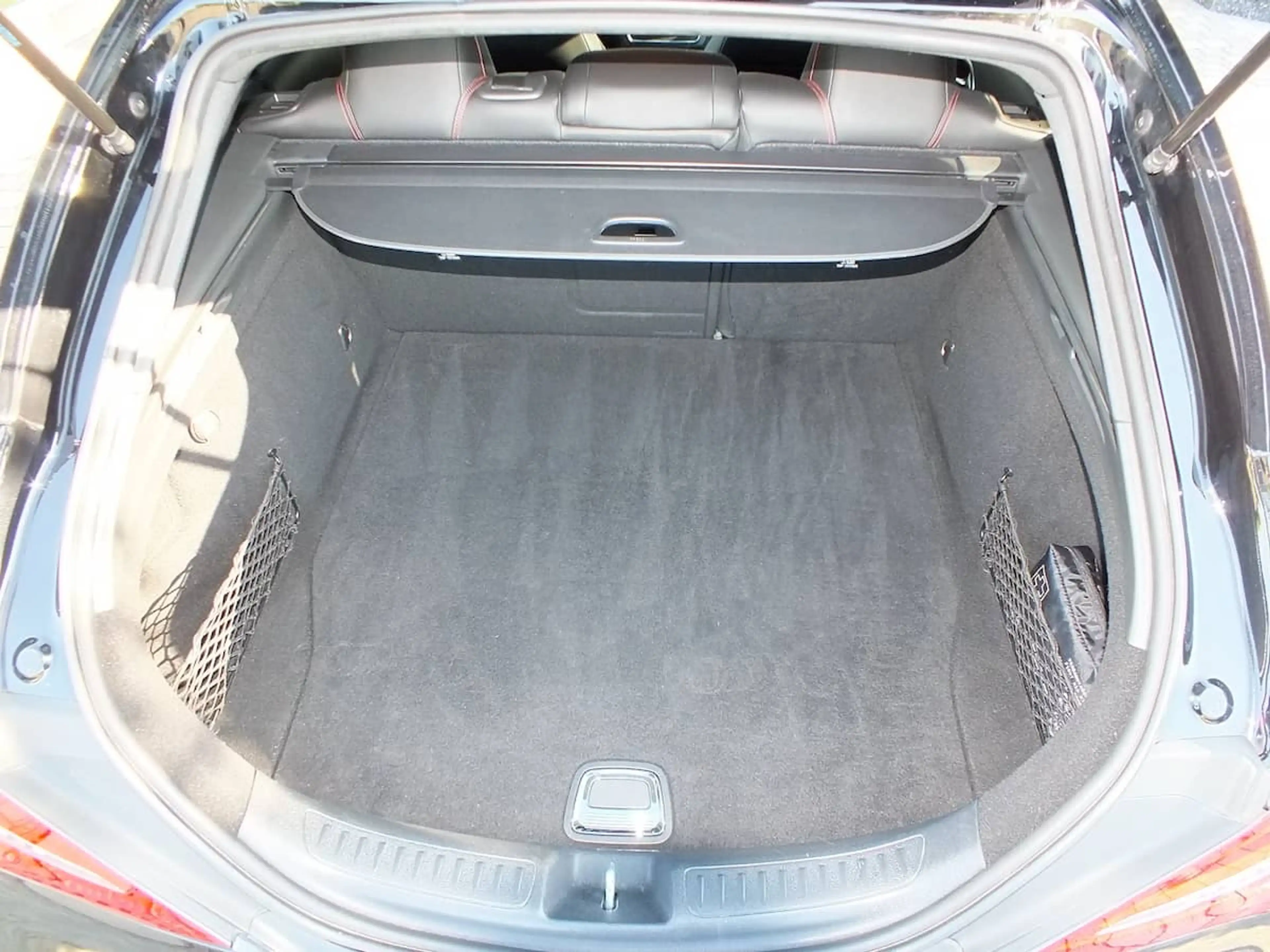 Mercedes-Benz CLA 220 Shooting Brake 4Matic AMG Line - AHK - top gepflegt — photo 12