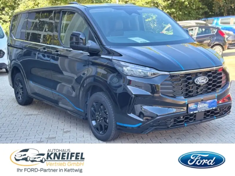 FORD Tourneo