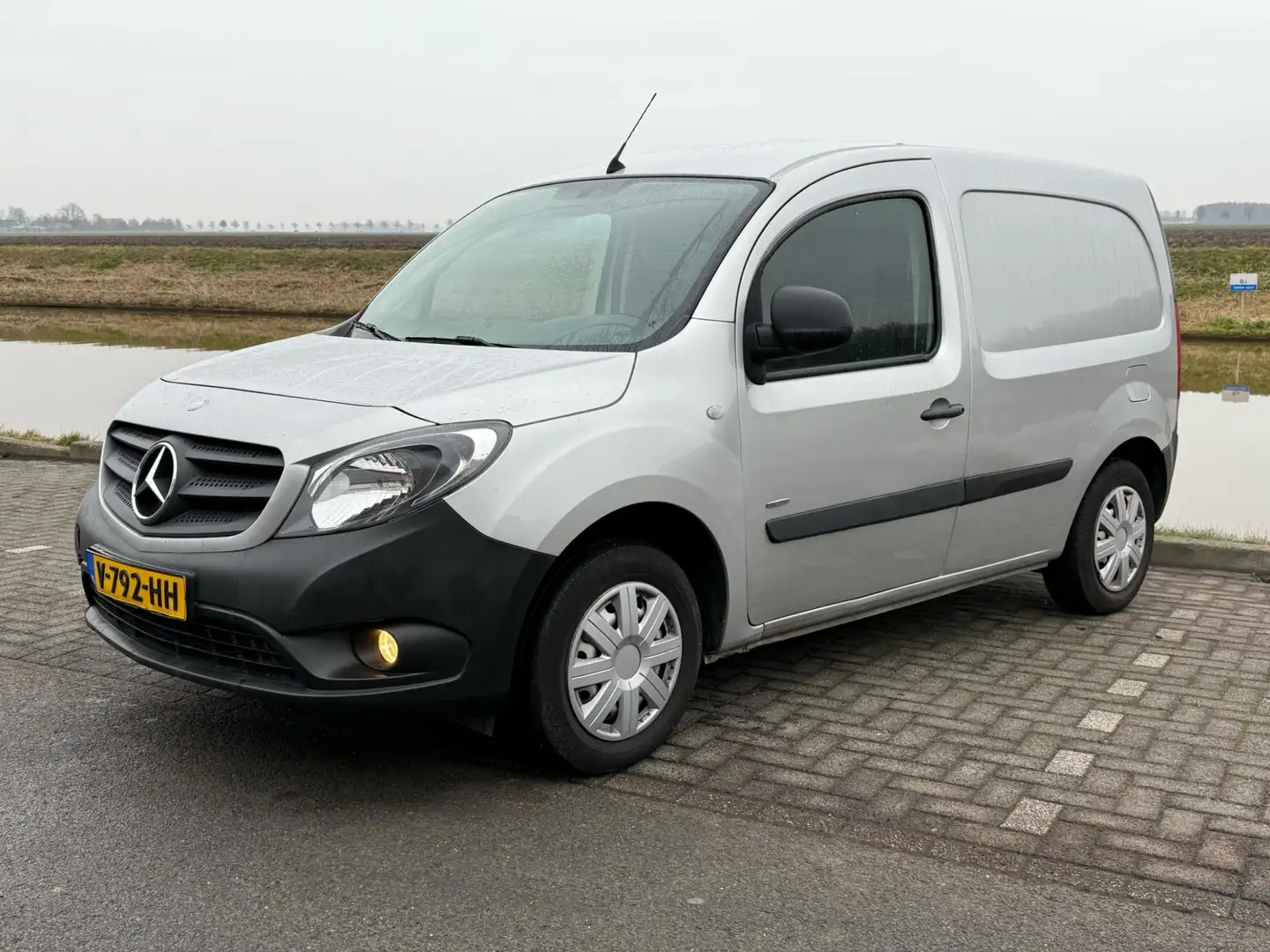 Mercedes-Benz Citan 108 CDI Business Professional NAVI / AIRCO Zilver - 2