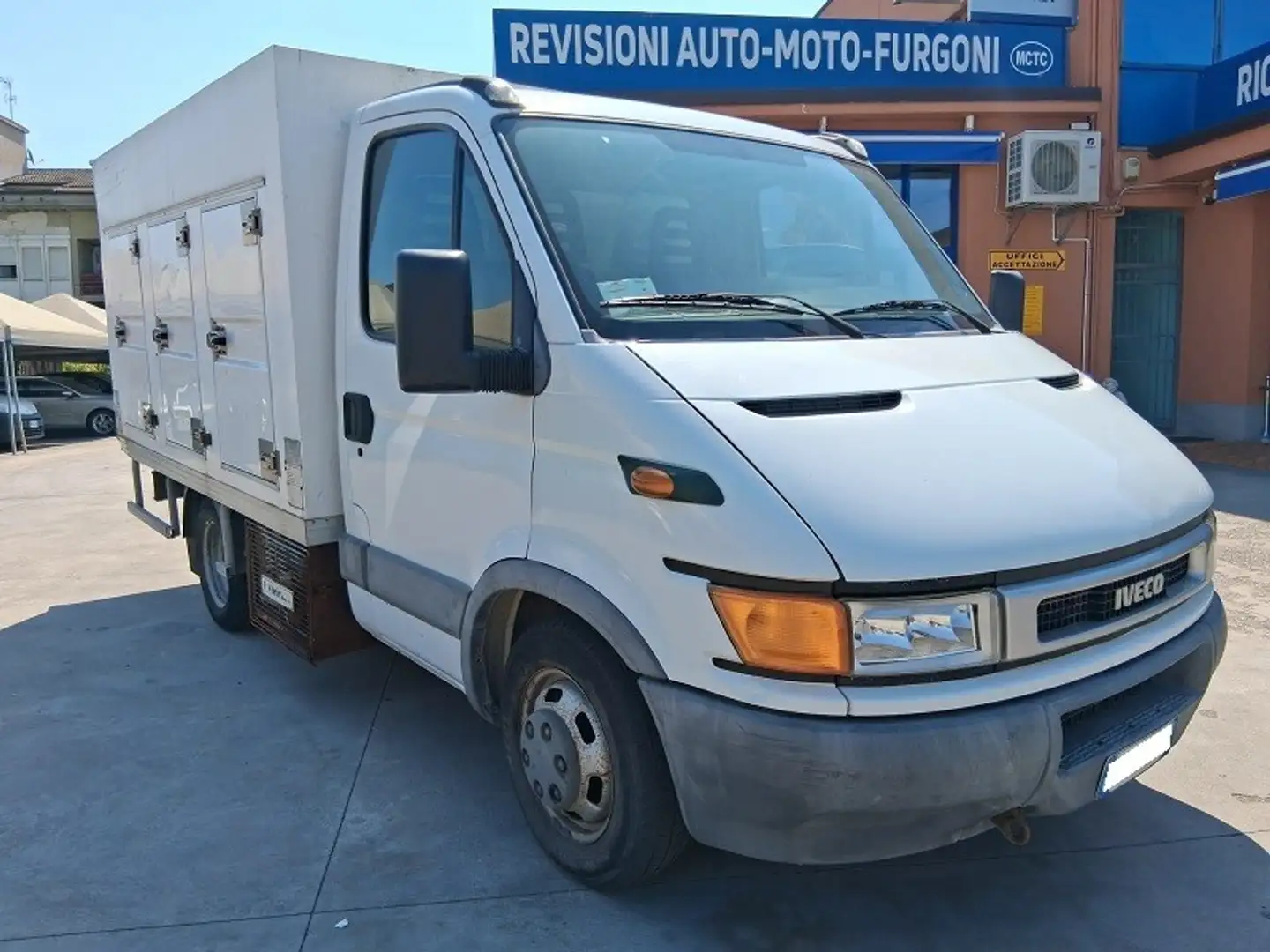 Iveco Daily Daily 35C10 2.3 Hpi TDI PC-RG Cabinato bijela - 1