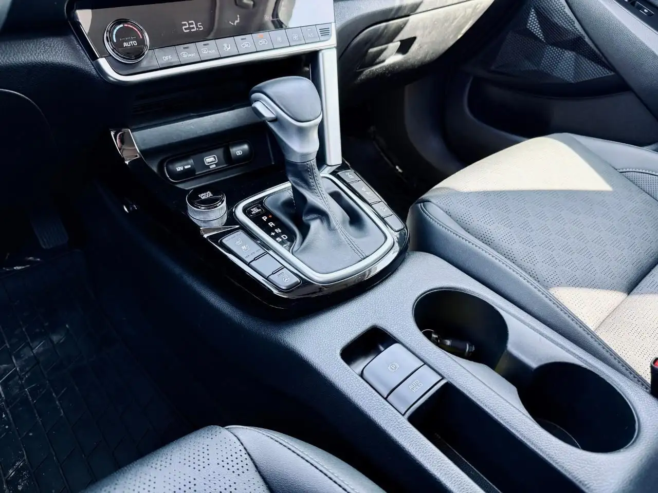 Kia Seltos снимка Kia Seltos