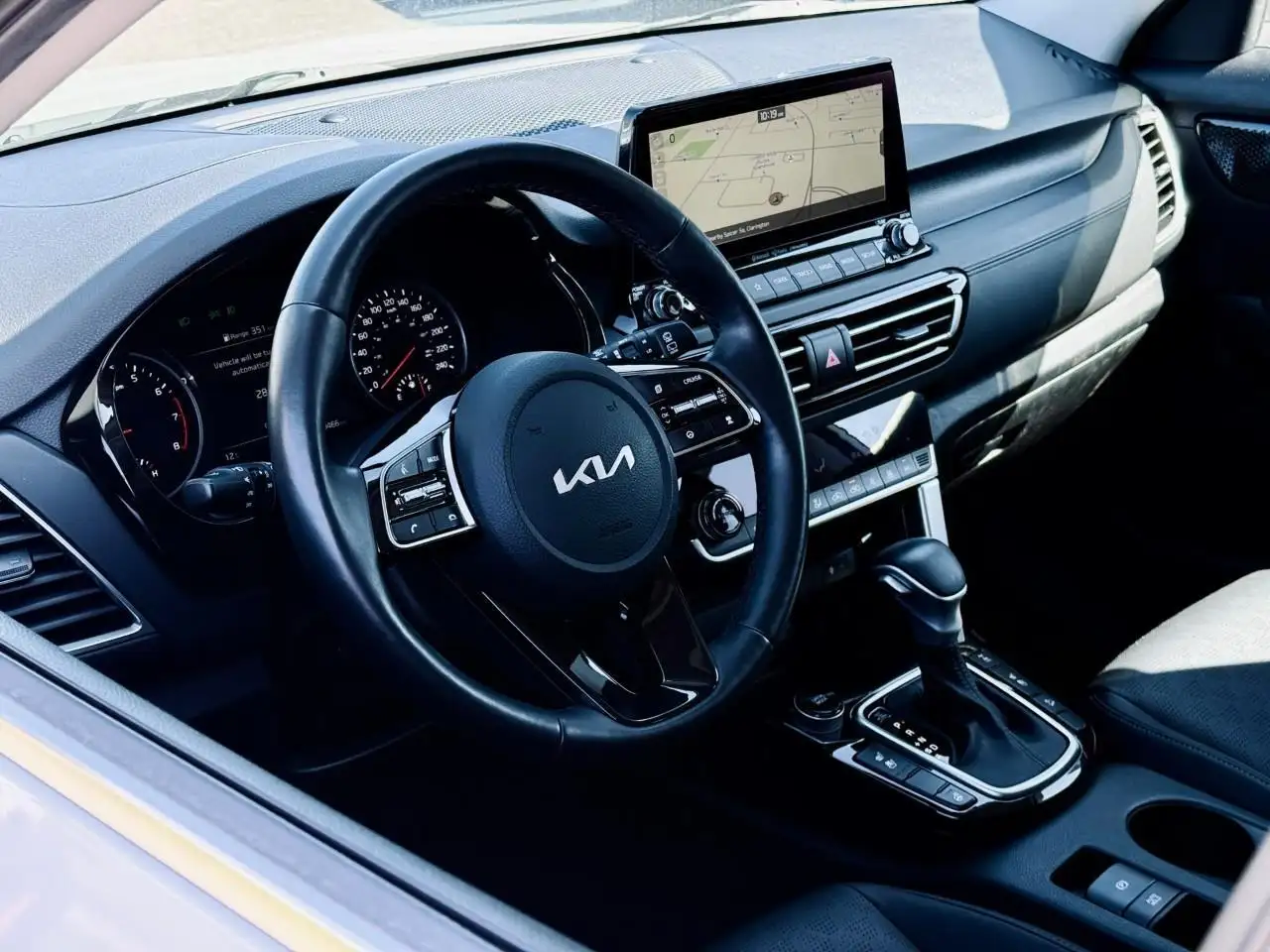 Kia Seltos снимка Kia Seltos