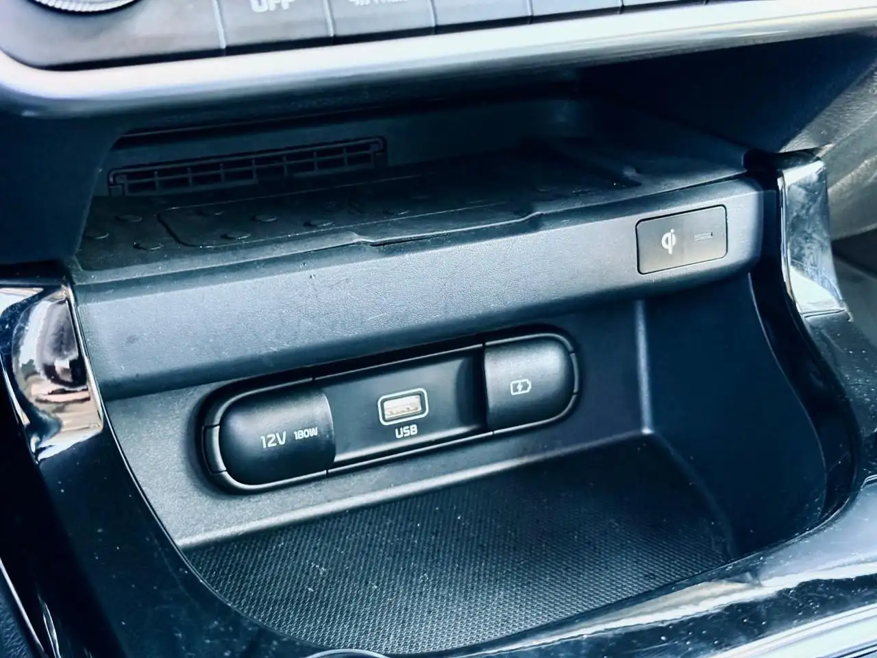 Kia Seltos снимка Kia Seltos