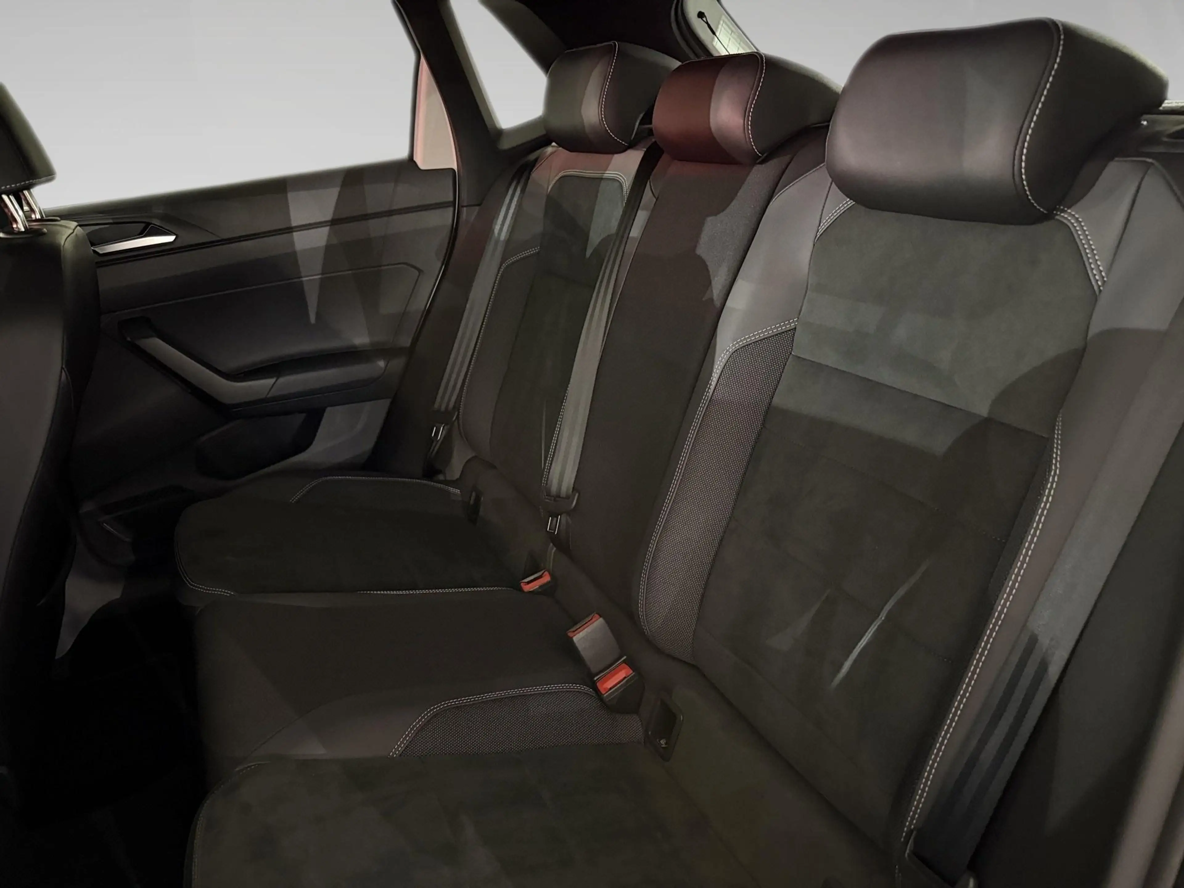 Volkswagen Polo GTI 2.0 TSI 152kW DSG7 — photo 11