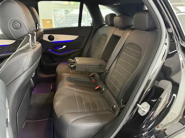 Mercedes-Benz 220 view 18