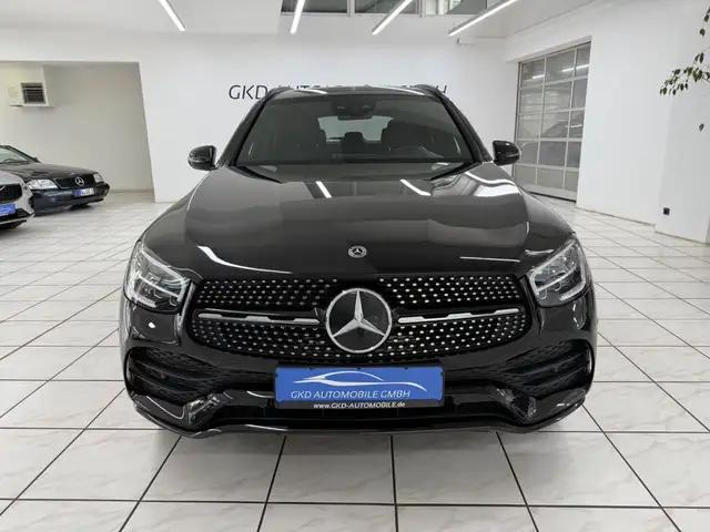 Mercedes-Benz 220 view 7