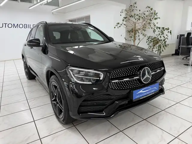 Mercedes-Benz 220 view 6
