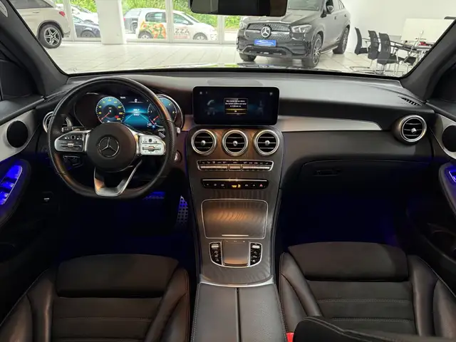 Mercedes-Benz 220 view 19