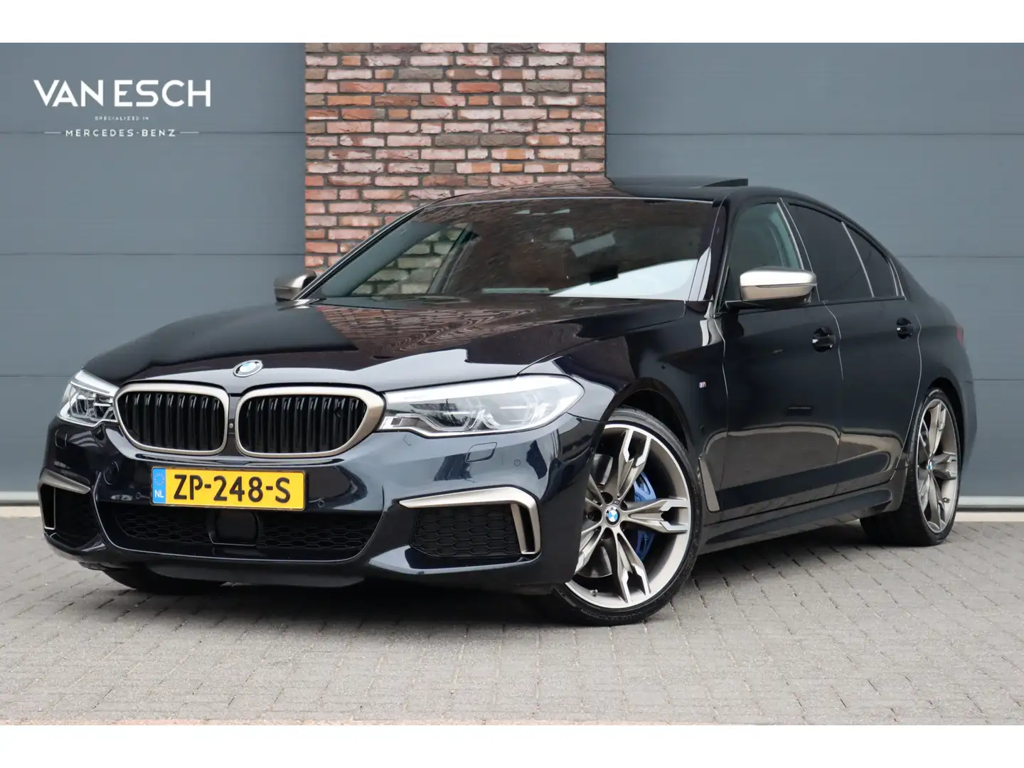 BMW M550 5-serie M550d xDrive High Executive | Schuifdak | Zwart - 1