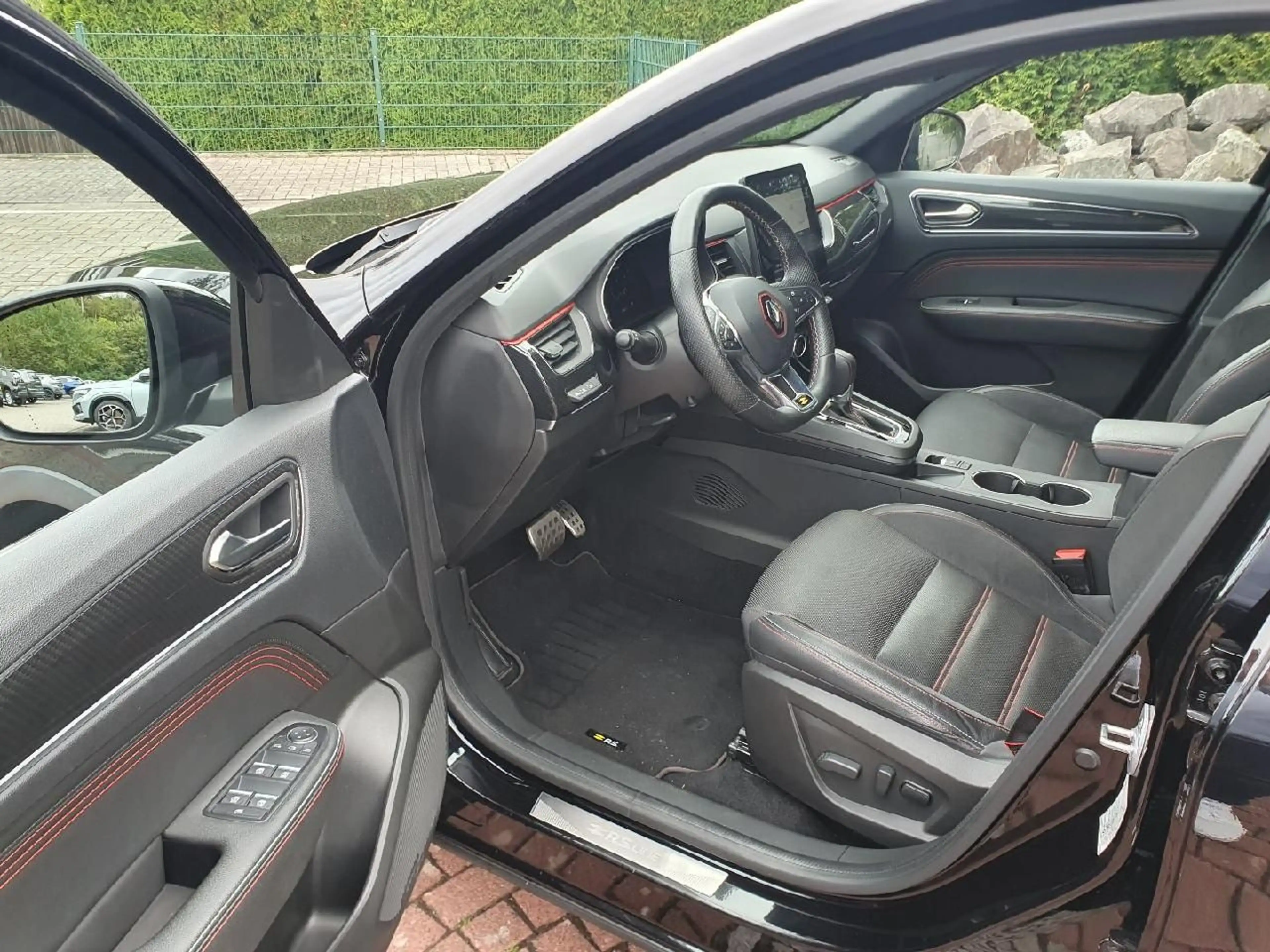 Renault Arkana R.S. Line TCe 140 — photo 9