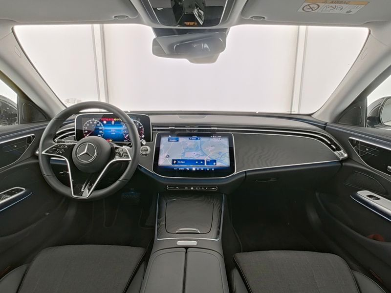 Mercedes-Benz E 200 T Avantgarde Int/Ext AHK Distronic Keyless — photo 6