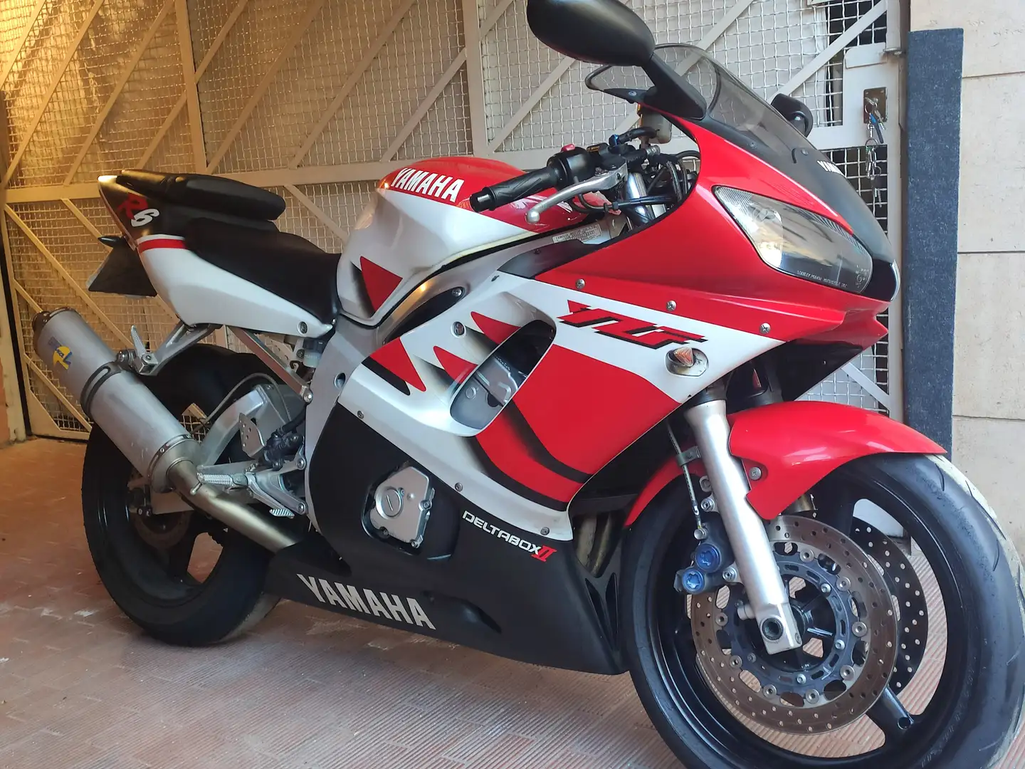 Yamaha YZF-R6 Rojo - 1