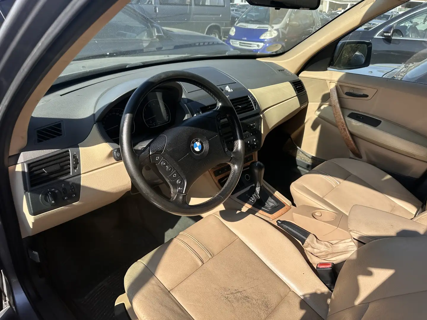 BMW X3 3.0i Aut. Grau - 2
