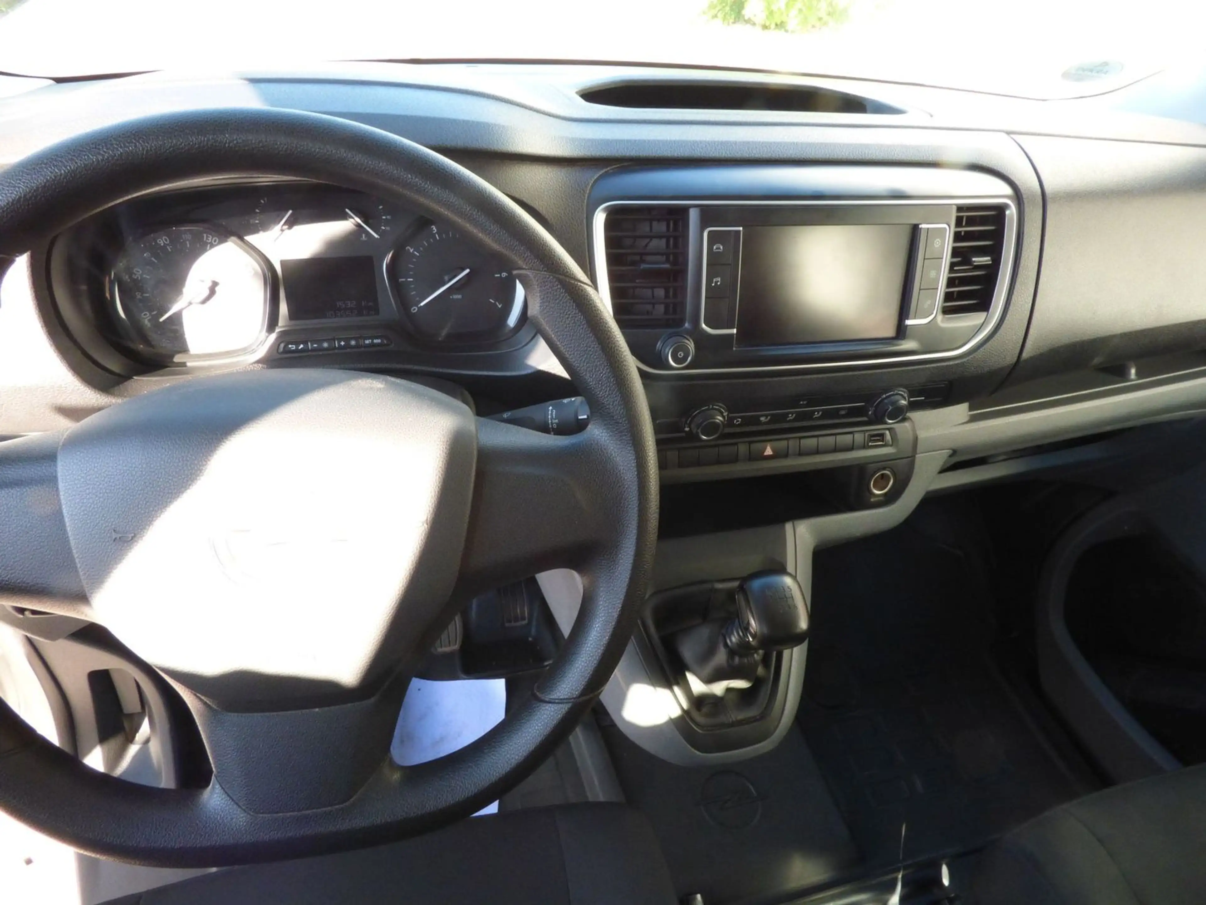 Opel Vivaro L (L3) 8 Sitzer, PDC, DAB, Multimedia — photo 14
