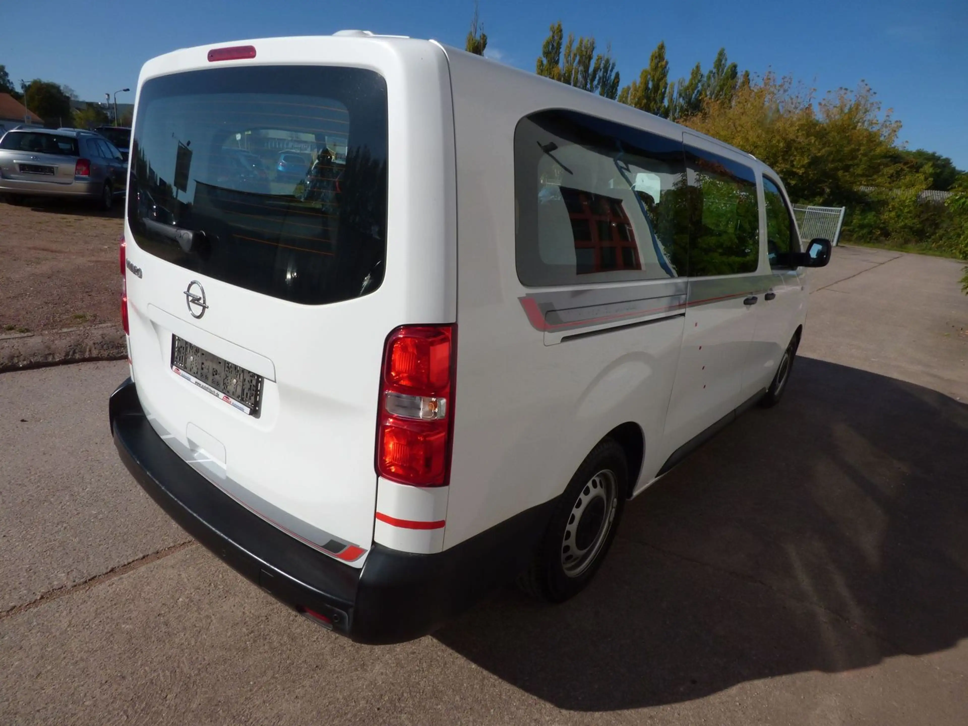 Opel Vivaro L (L3) 8 Sitzer, PDC, DAB, Multimedia — photo 6