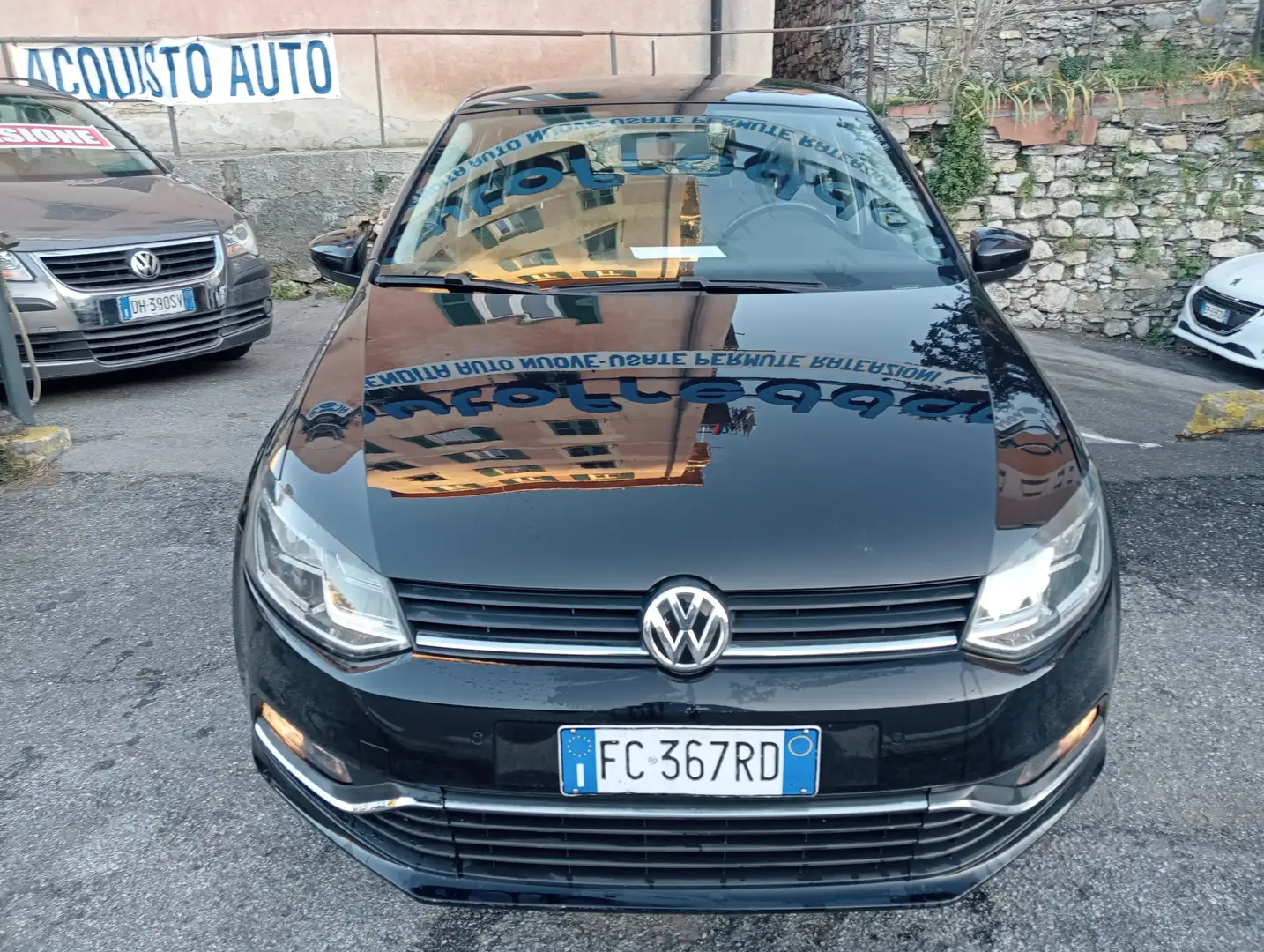 Volkswagen Polo Polo 5p 1.0 mpi Comfortline 75cv UniPropr 2016 Negro - 2