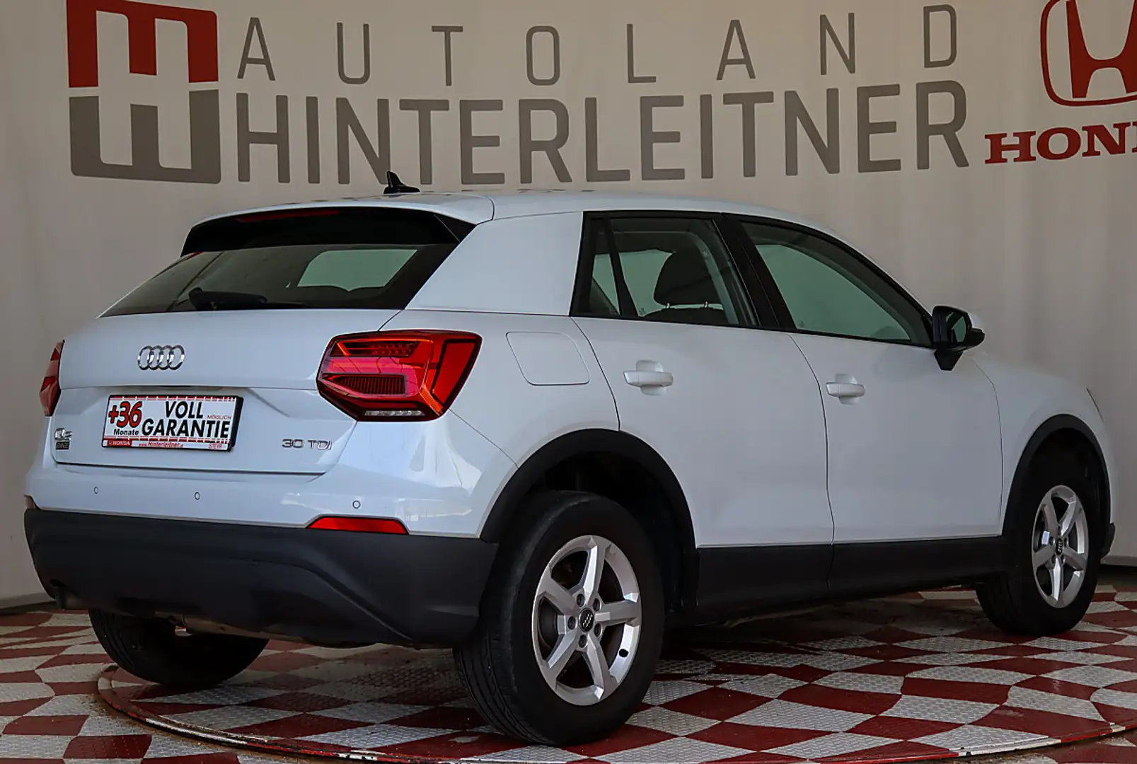 Audi Q2 30 TDI S-tronic / LED / NAVI / PDC / KEYLESS GO Weiß - 2