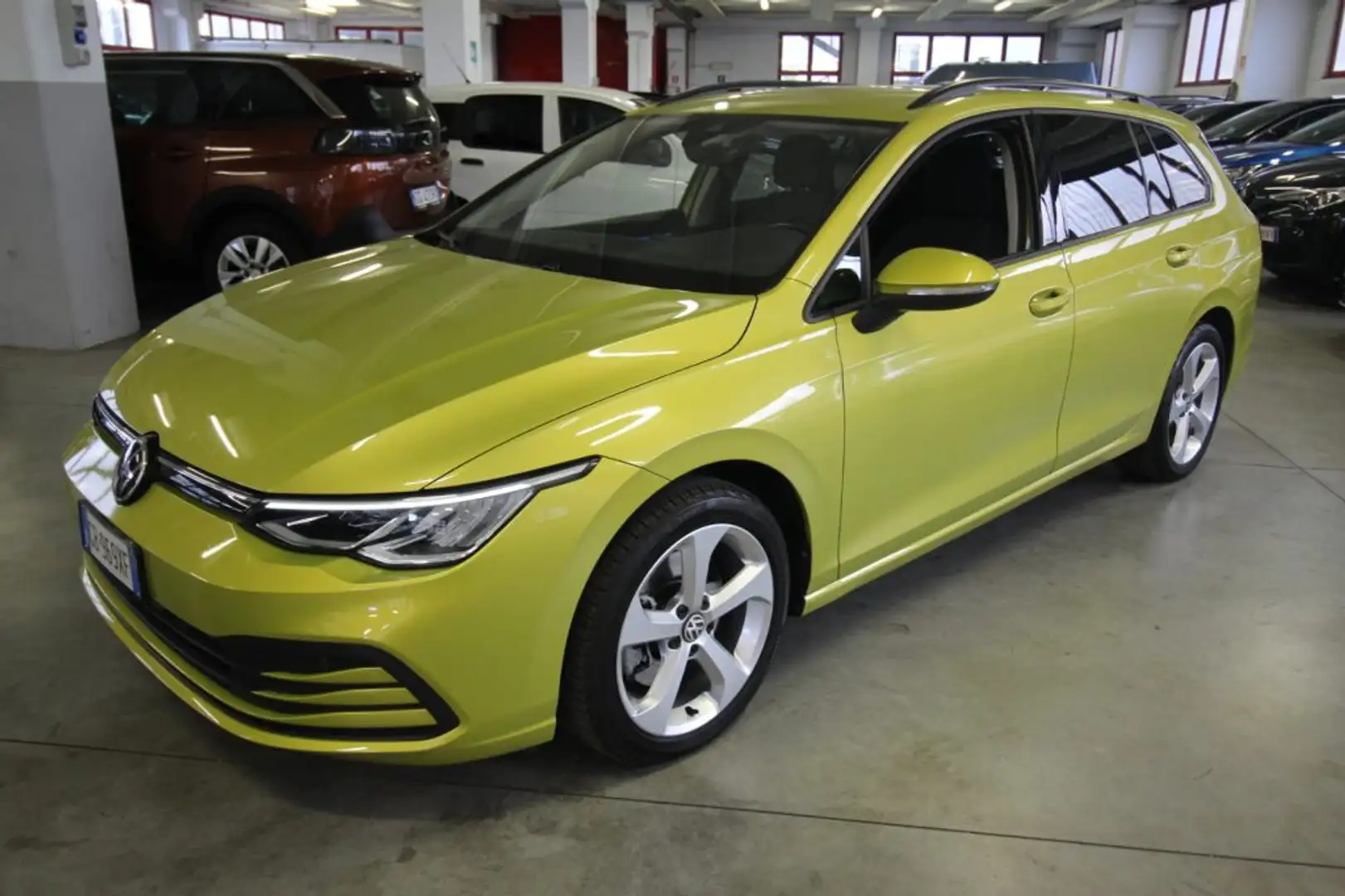 Volkswagen Golf Variant 2.0 TDI 150 CV DSG SCR Life Żółty - 2