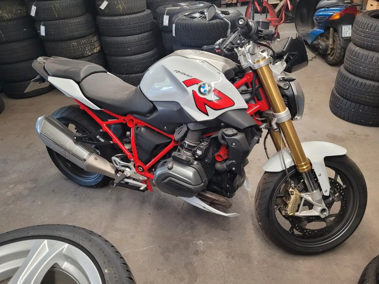 BMW R 1200 R kurzes Heck Weiß - 1