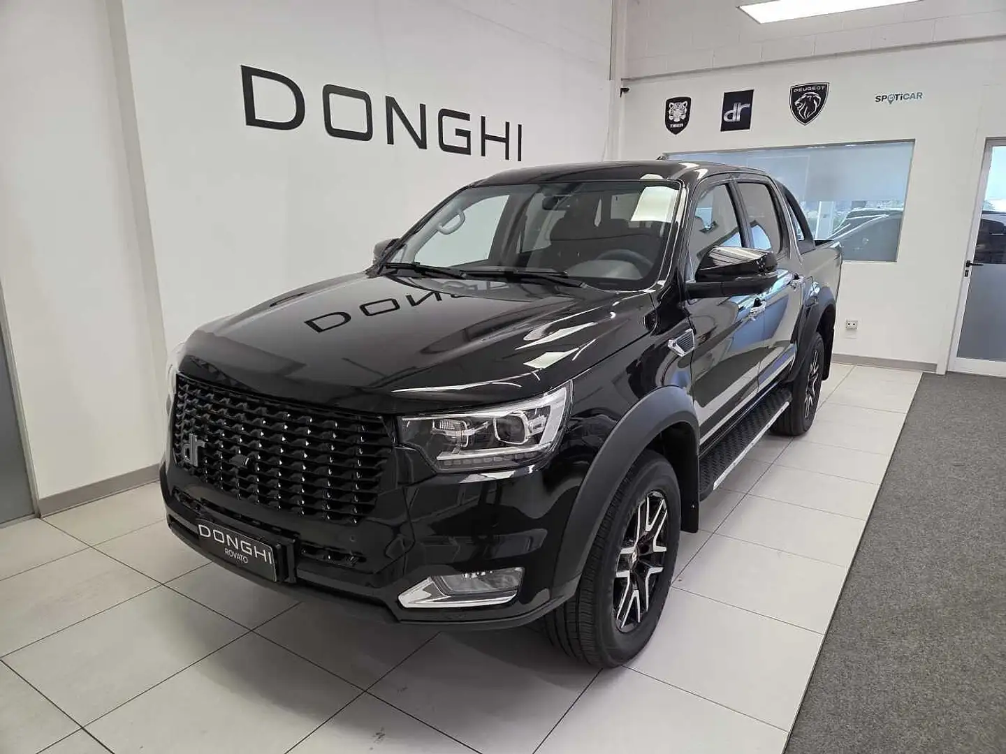 DR Automobiles PK8 dr PK8 2.0 Turbo Diesel 136cv 4x4 PRONTA CONSEGNA Schwarz - 1