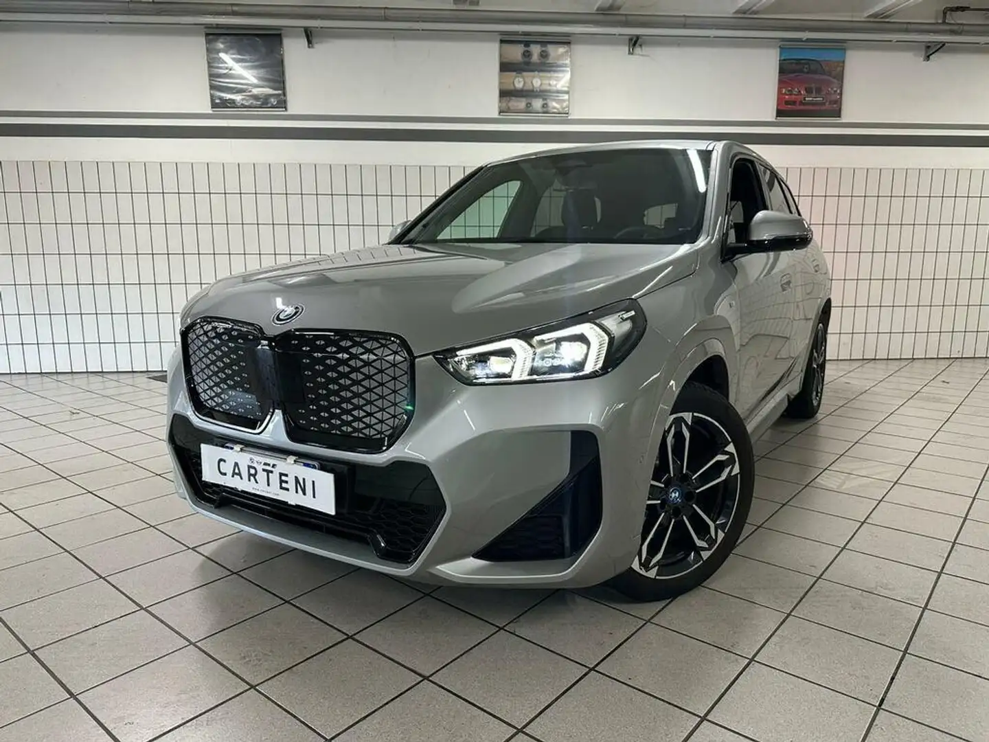BMW iX1 30 xdrive Msport Plateado - 1