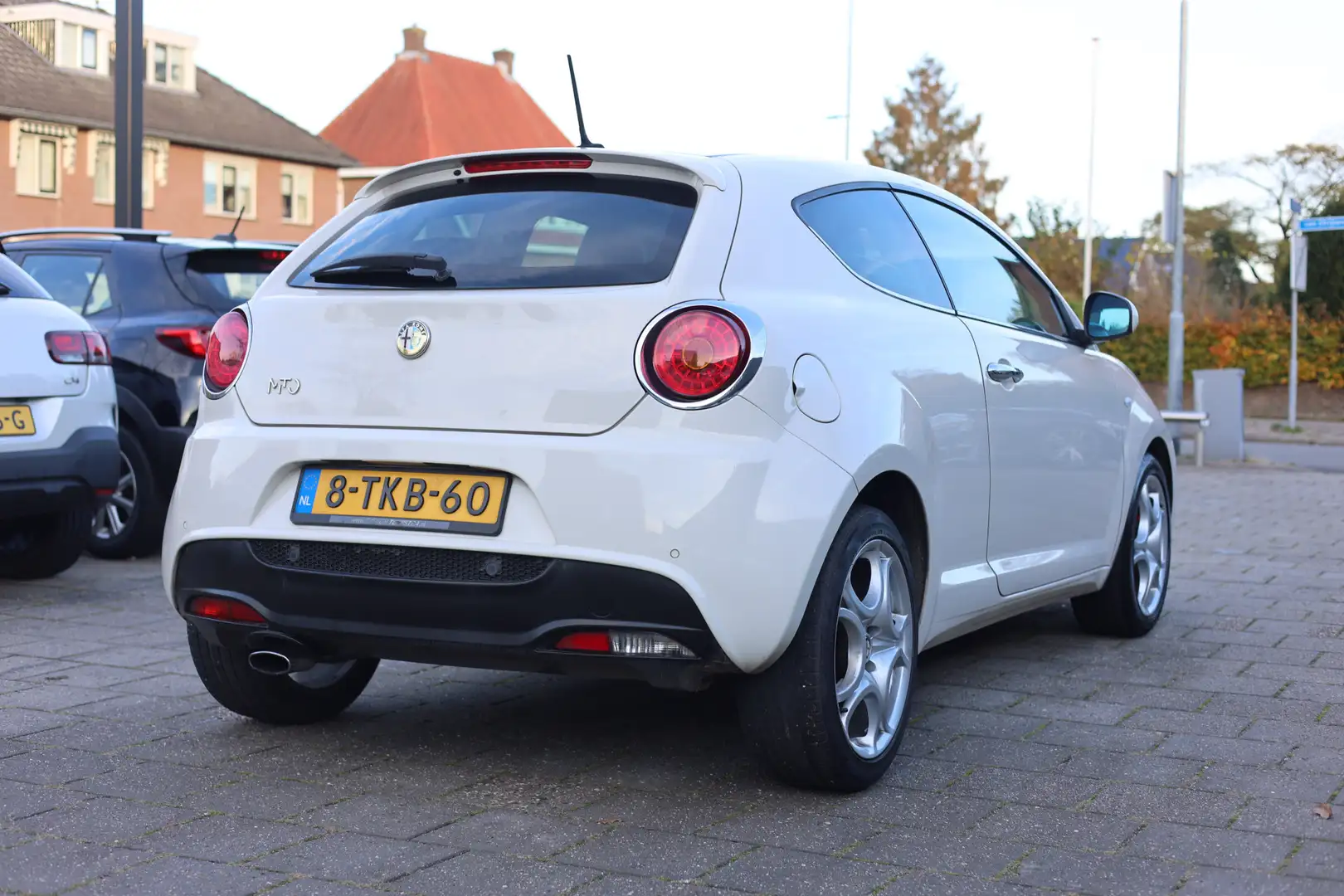 Alfa Romeo MiTo 0.9 TwinAir Esclusivo | Leder | Navi | Clima | Pdc Blanc - 2