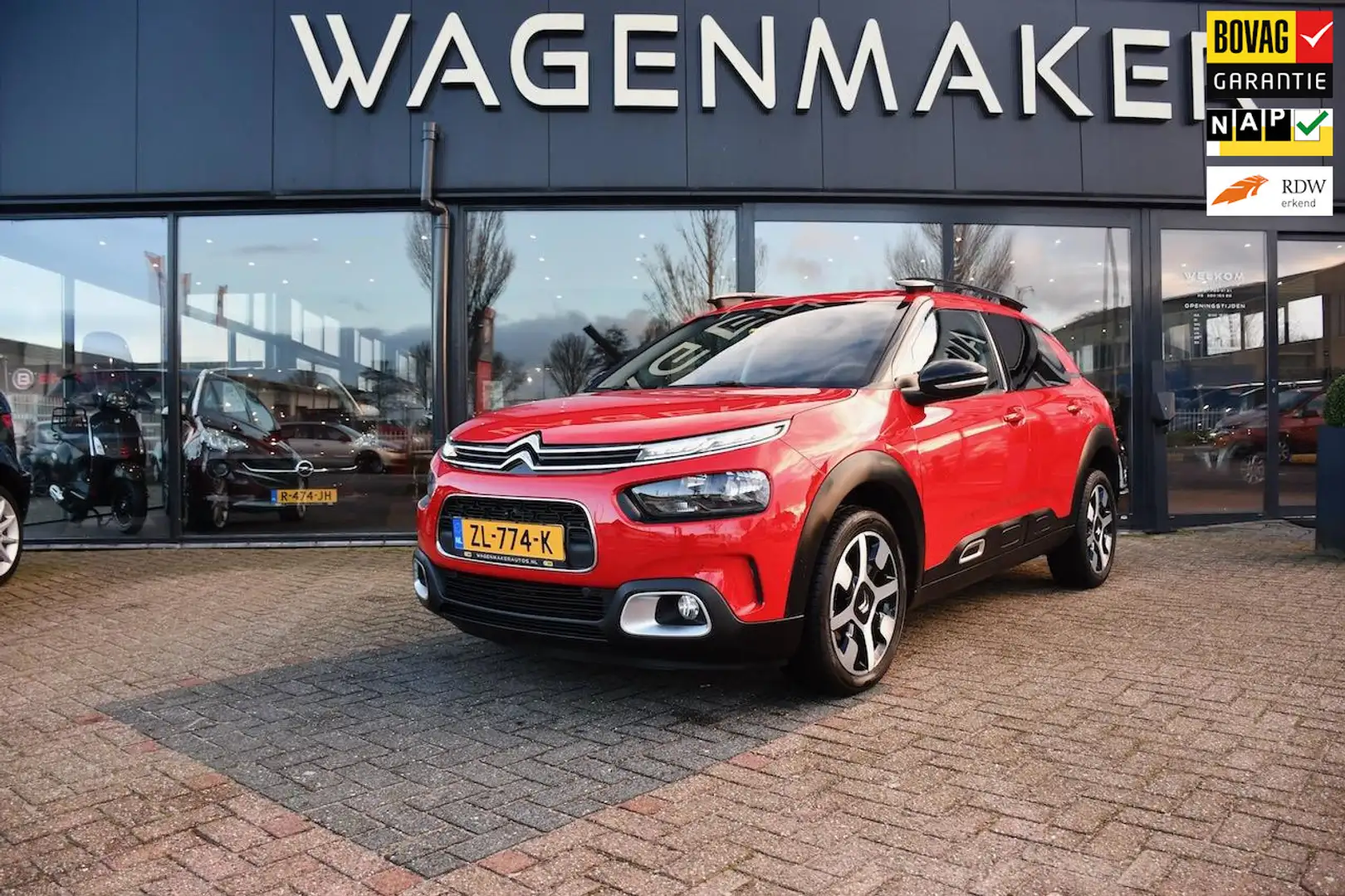 Citroen C4 Cactus 1.2 PureTech Shine AUT|Cruise|NAVI|Trekhak Rood - 1