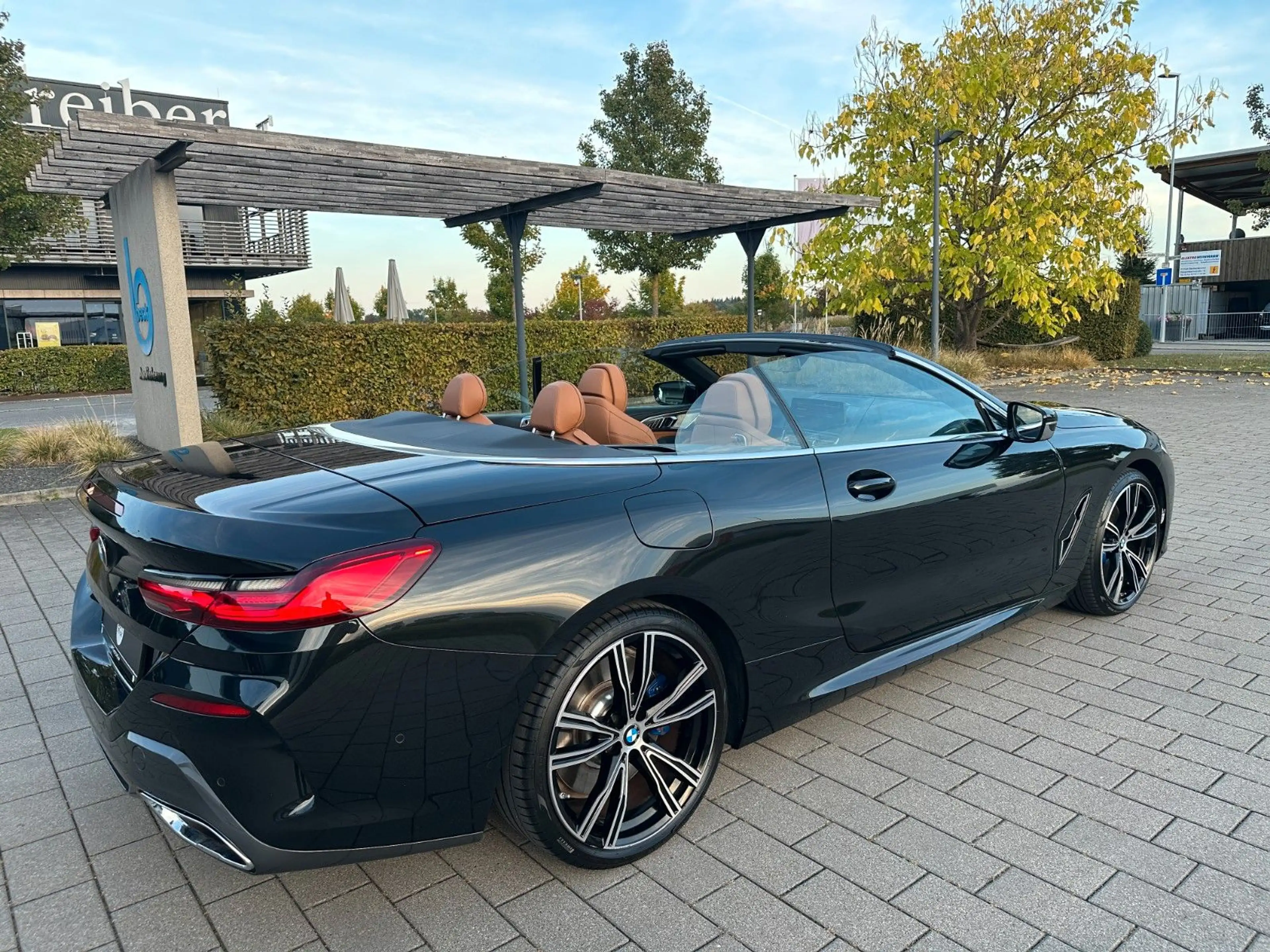 BMW 840 d Cabrio/xDrive/Individual/B&W/Laser/Sitzklim — photo 6