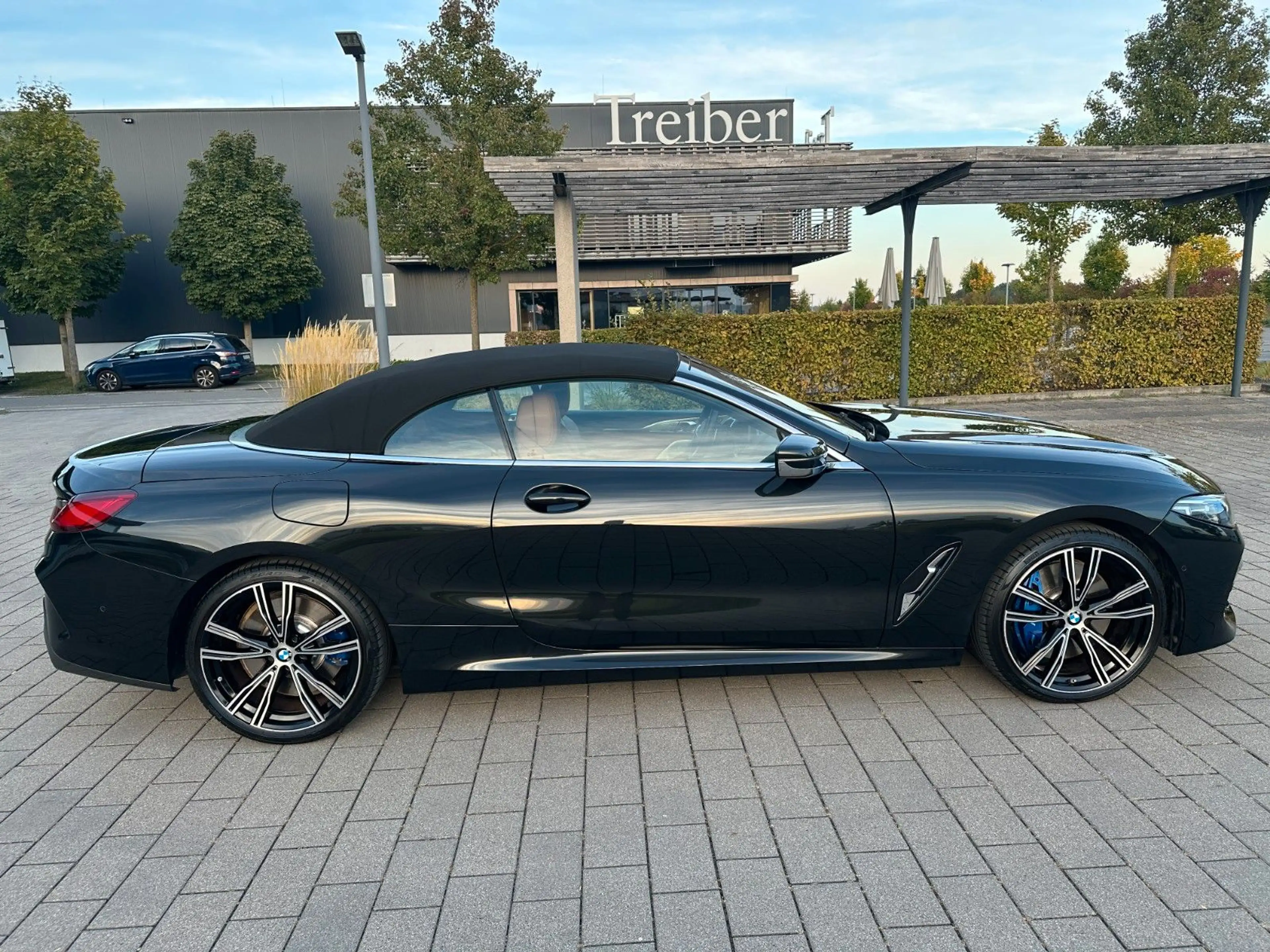 BMW 840 d Cabrio/xDrive/Individual/B&W/Laser/Sitzklim — photo 15