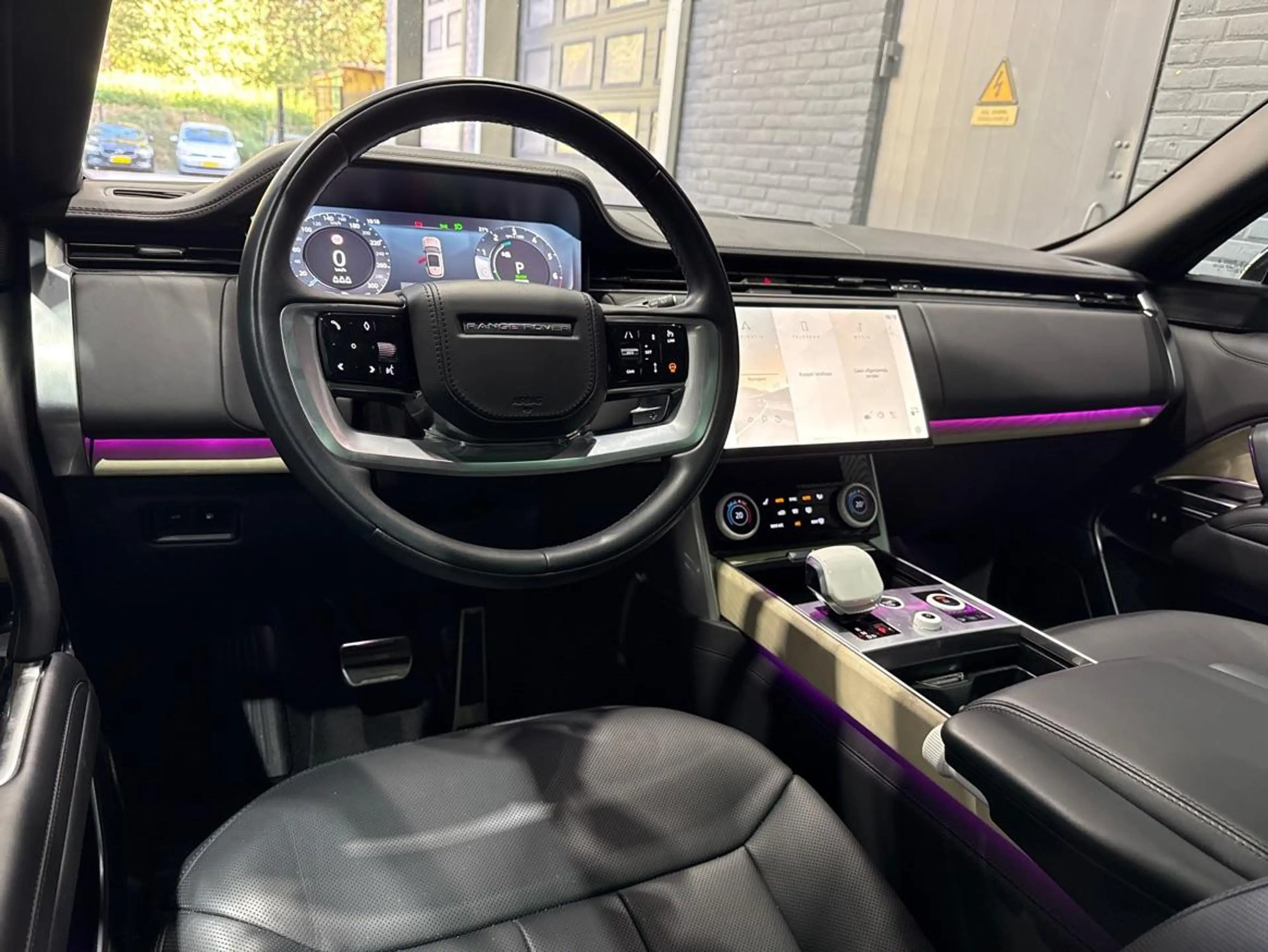 Land Rover Range Rover SV 3.0 P510e SV | Rear Seat Entertainment | Meridi — photo 5