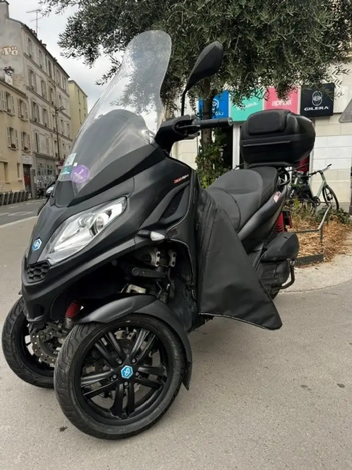 Piaggio MP3 300