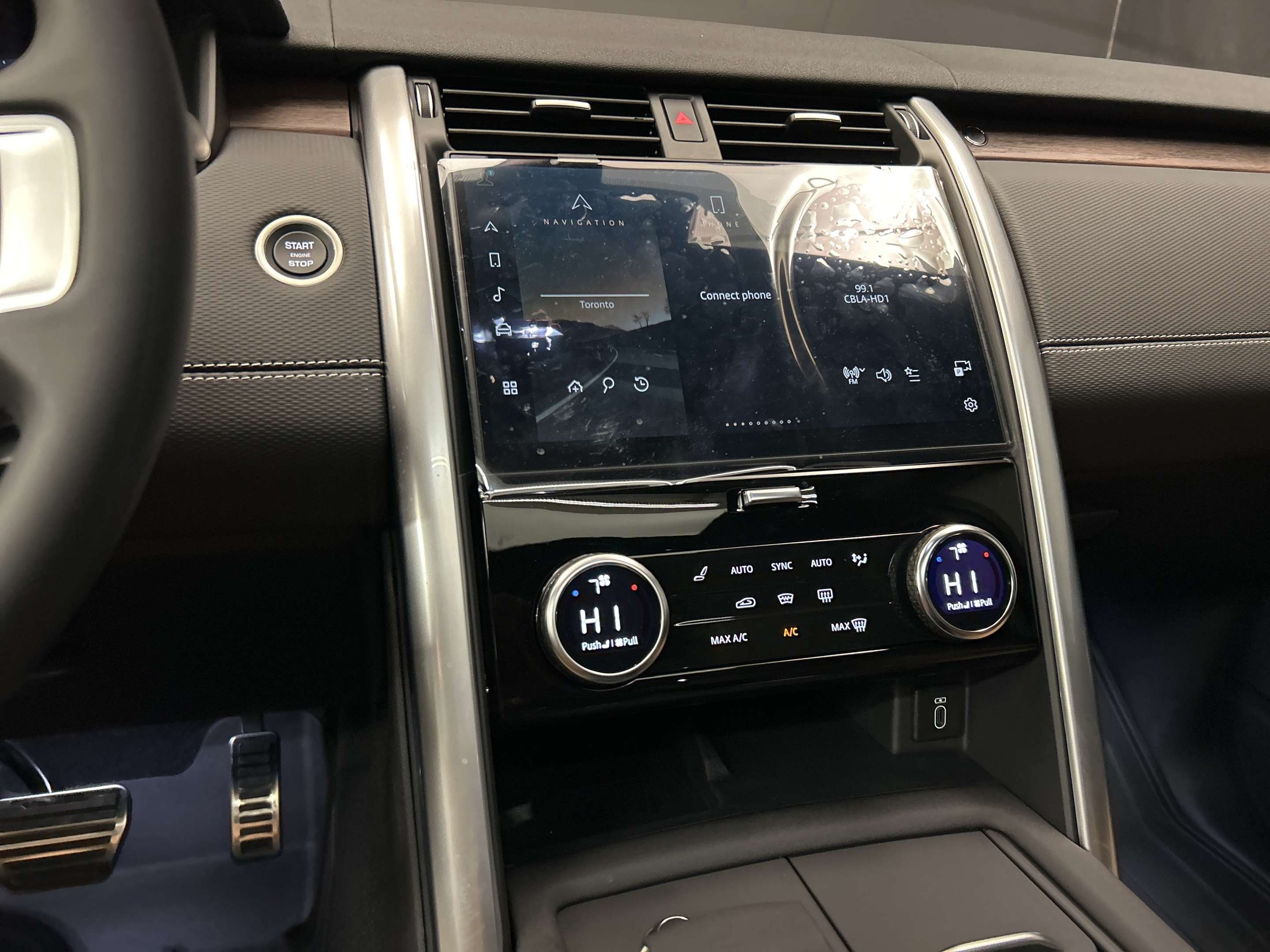 2026 Land Rover Discovery Dynamic SE thumb 15