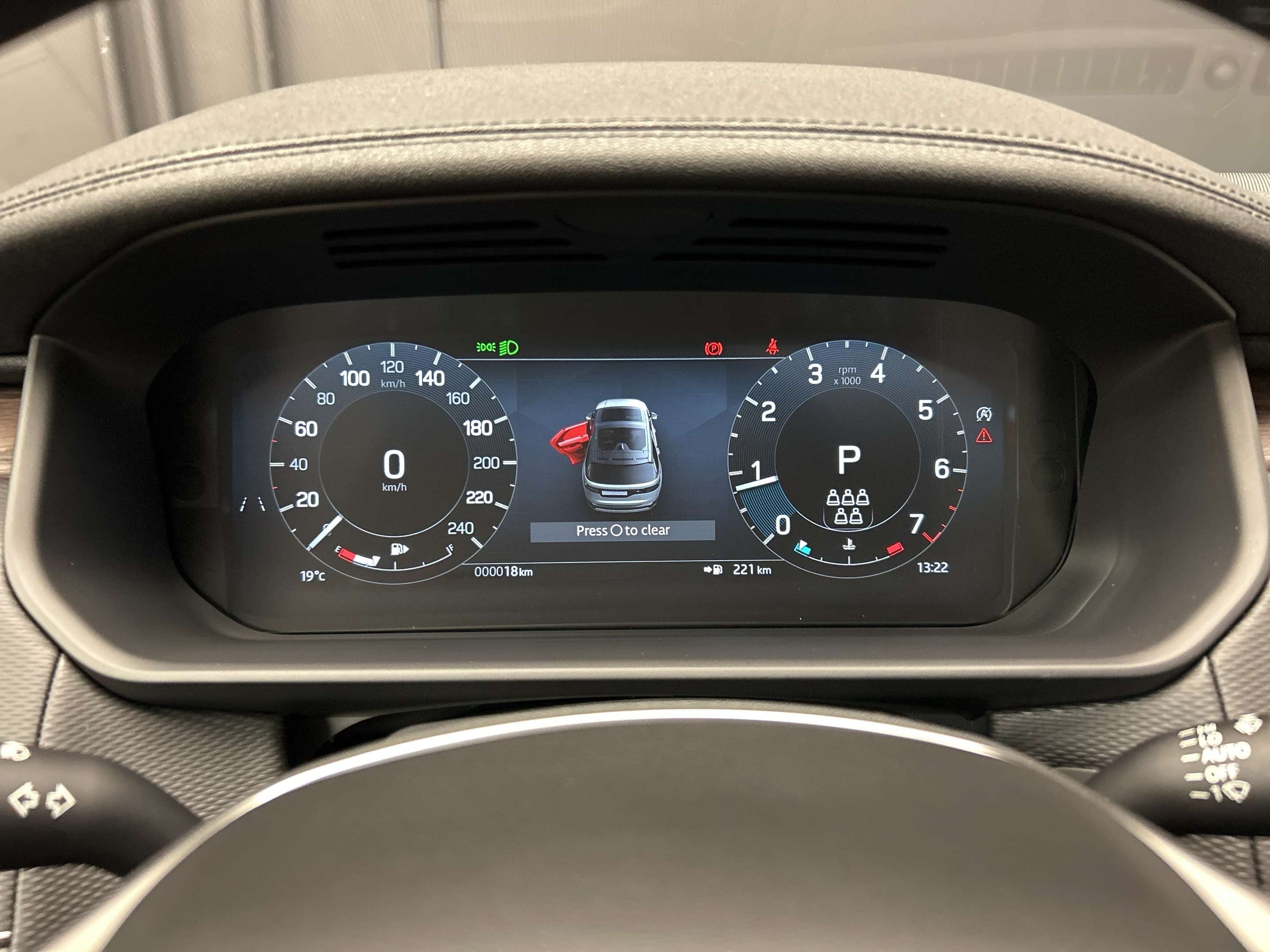 2026 Land Rover Discovery Dynamic SE thumb 16