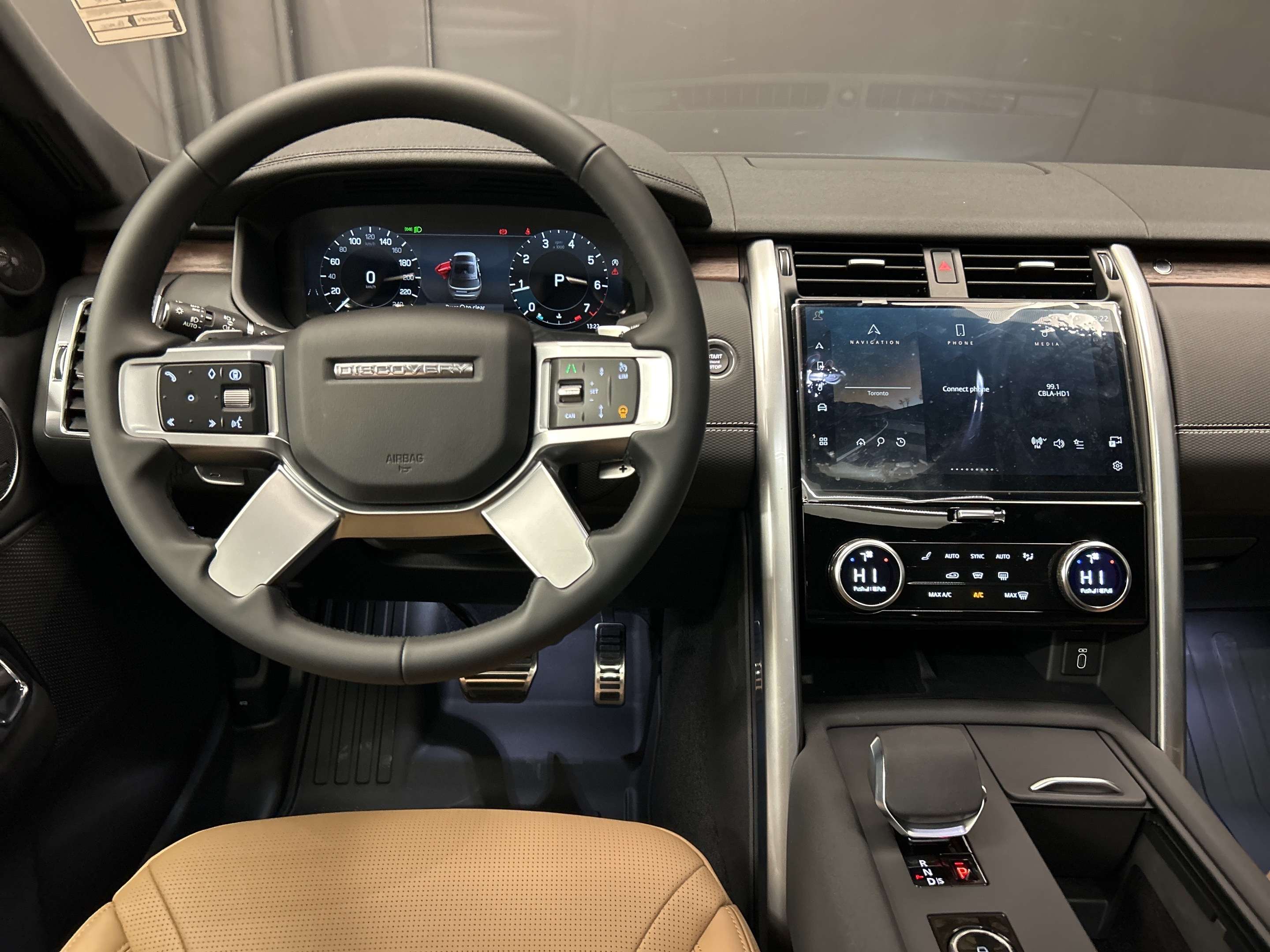 2026 Land Rover Discovery Dynamic SE thumb 13