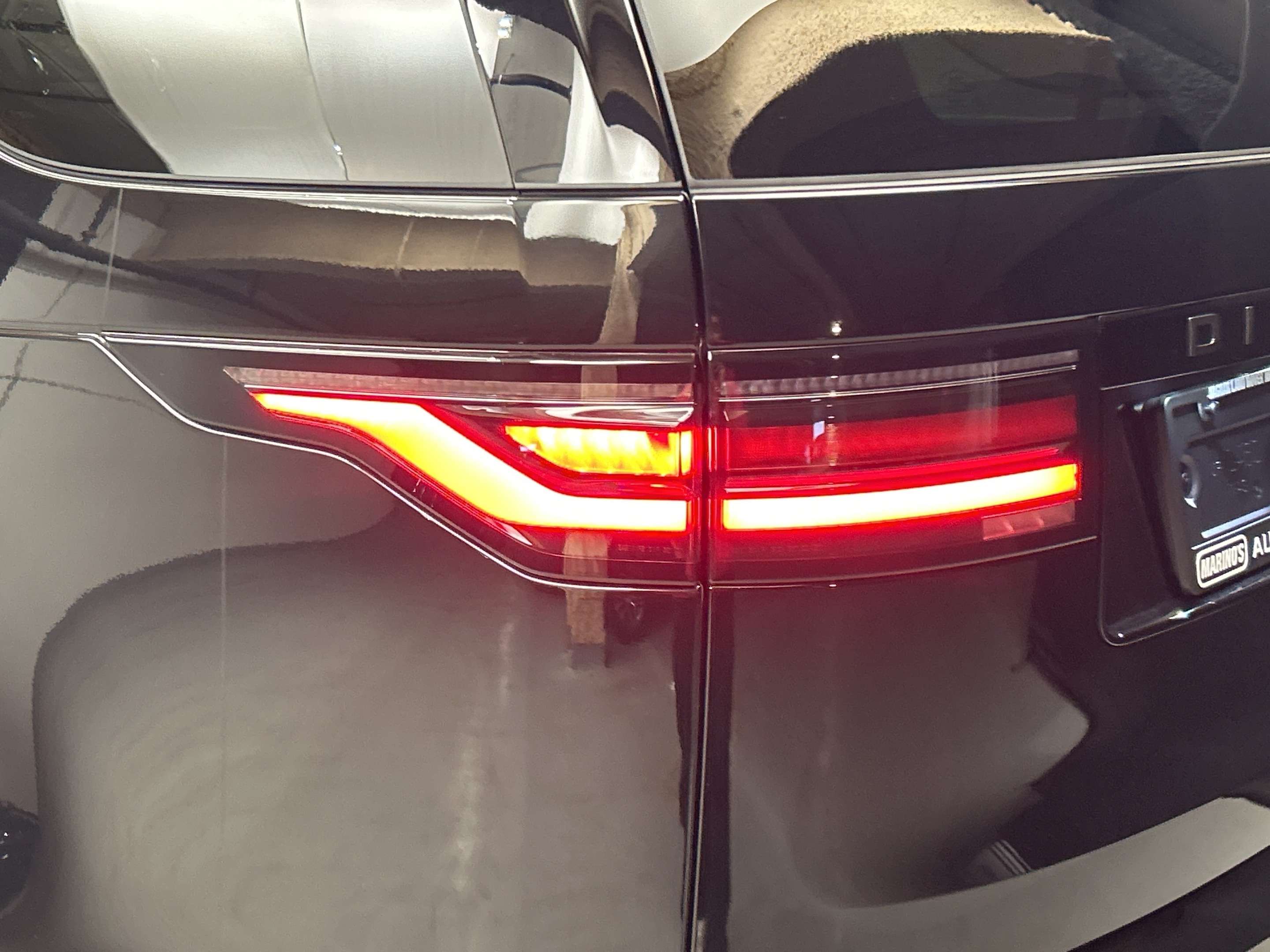2026 Land Rover Discovery Dynamic SE thumb 7