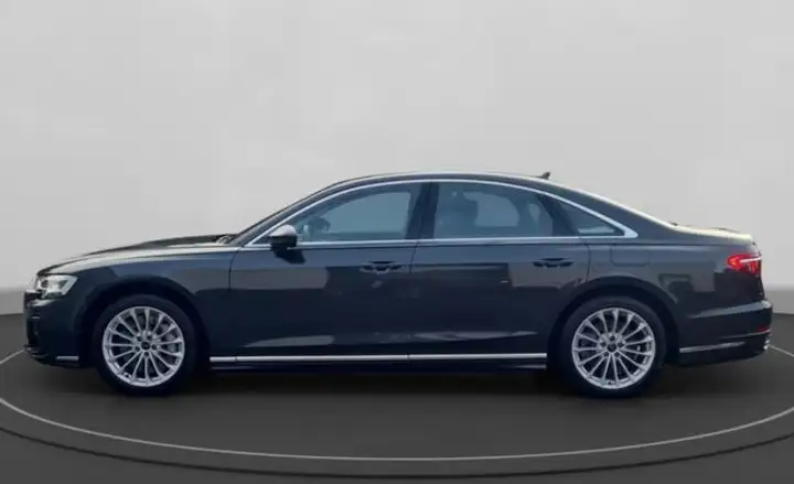 Audi A8 2024, foto 3