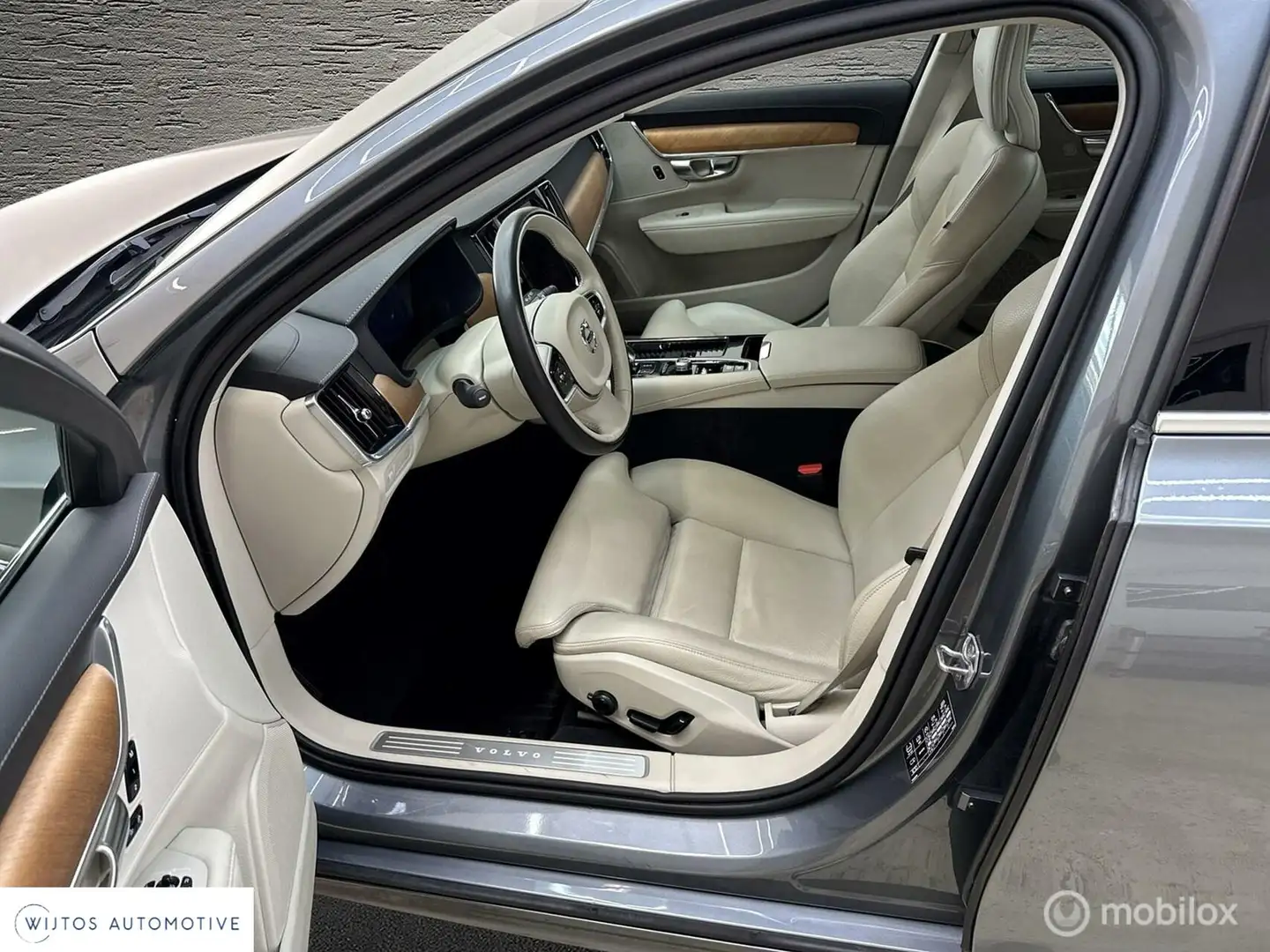 Volvo V90 2.0 T8 AWD Inscription, leer, trekhaak, winterb Gris - 2