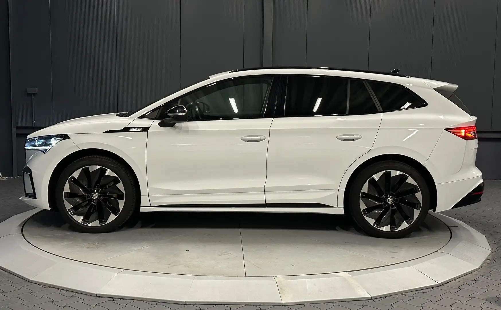 Skoda Enyaq 80 Sportline *21Zoll*HeadUp*KAMERA*1.HAND* Weiß - 2