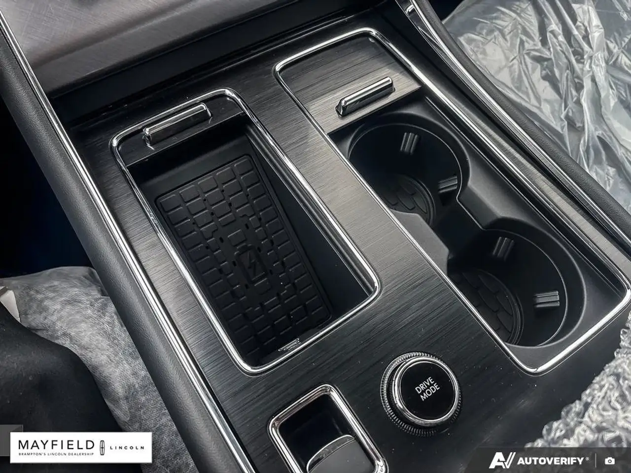 Lincoln Aviator снимка Lincoln Aviator