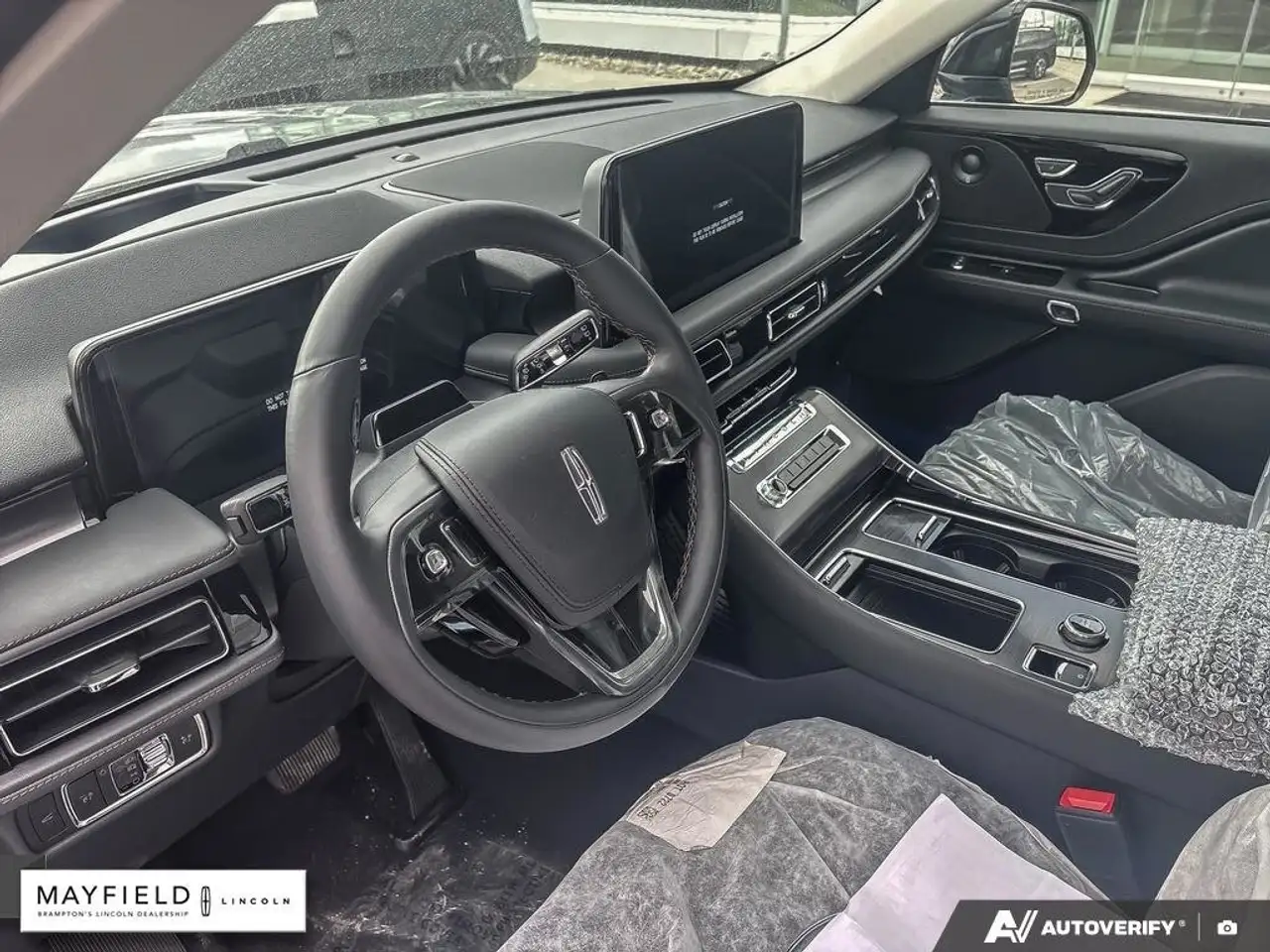 Lincoln Aviator снимка Lincoln Aviator