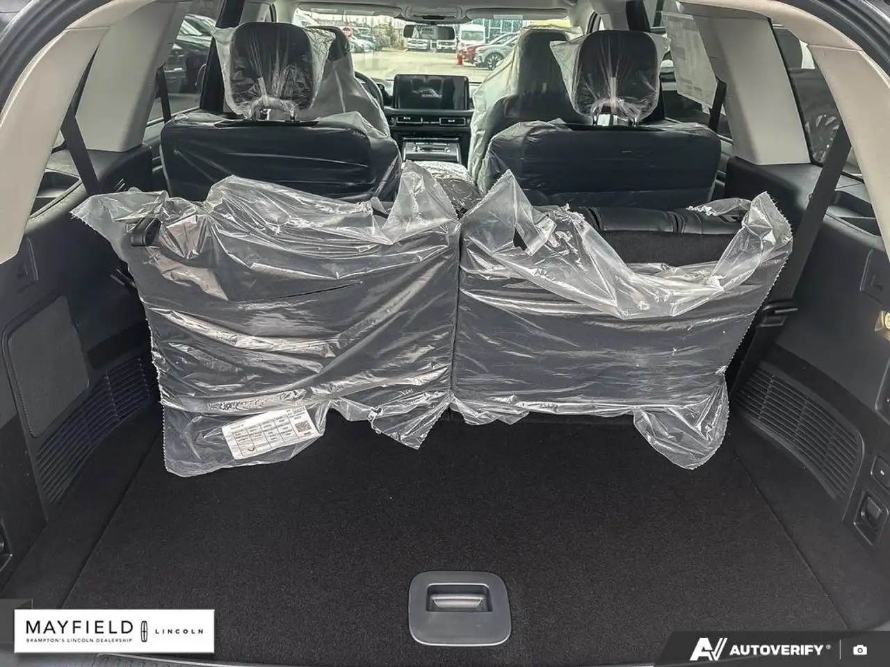 Lincoln Aviator снимка Lincoln Aviator