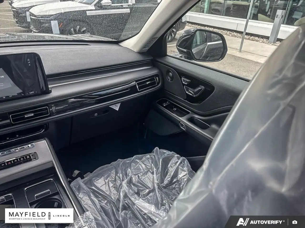 Lincoln Aviator снимка Lincoln Aviator