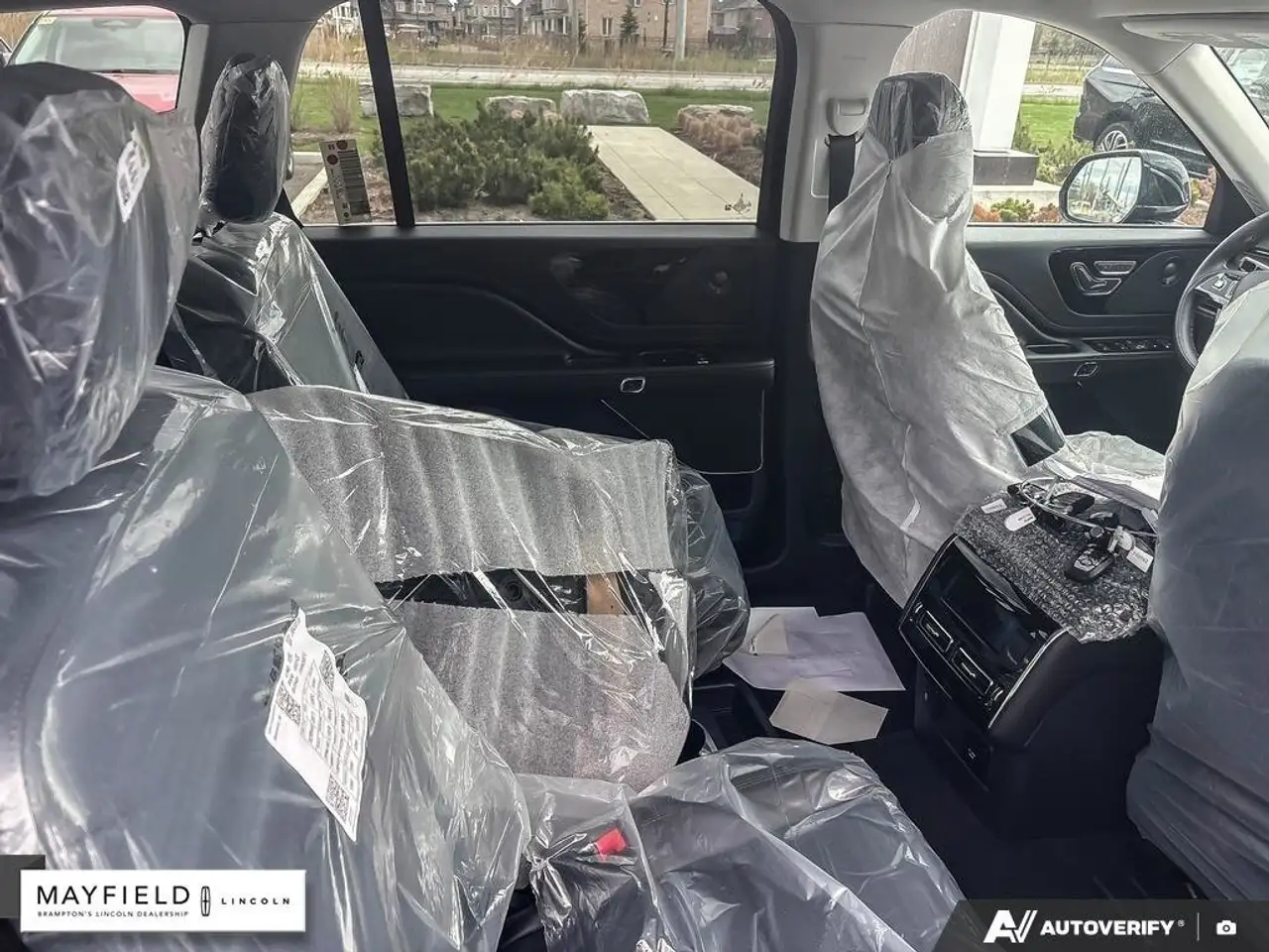 Lincoln Aviator снимка Lincoln Aviator