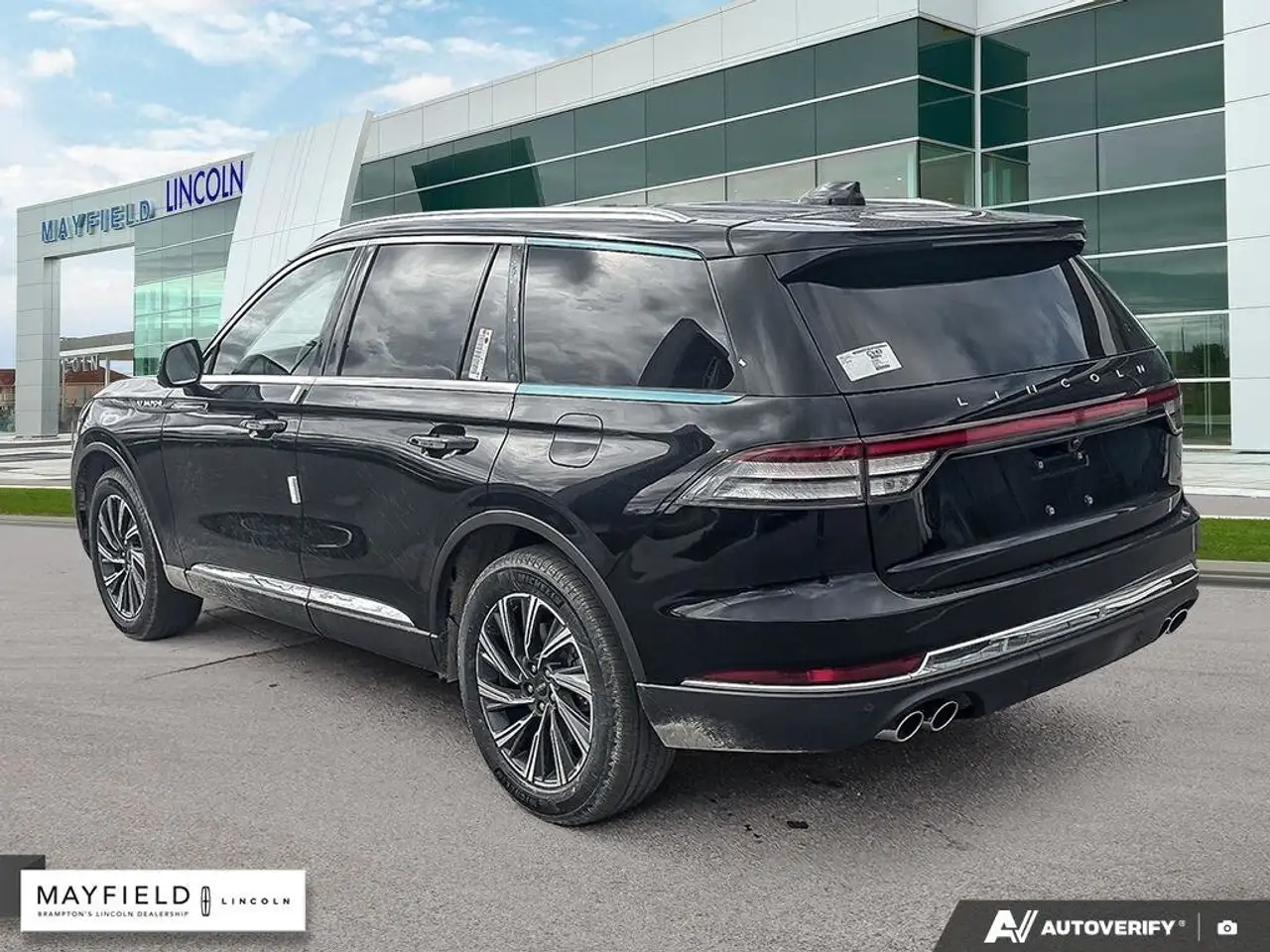 Lincoln Aviator снимка Lincoln Aviator