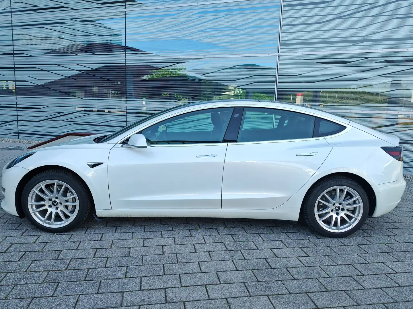 Tesla Model 3 Long range/AWD/dual Motor Weiß - 2