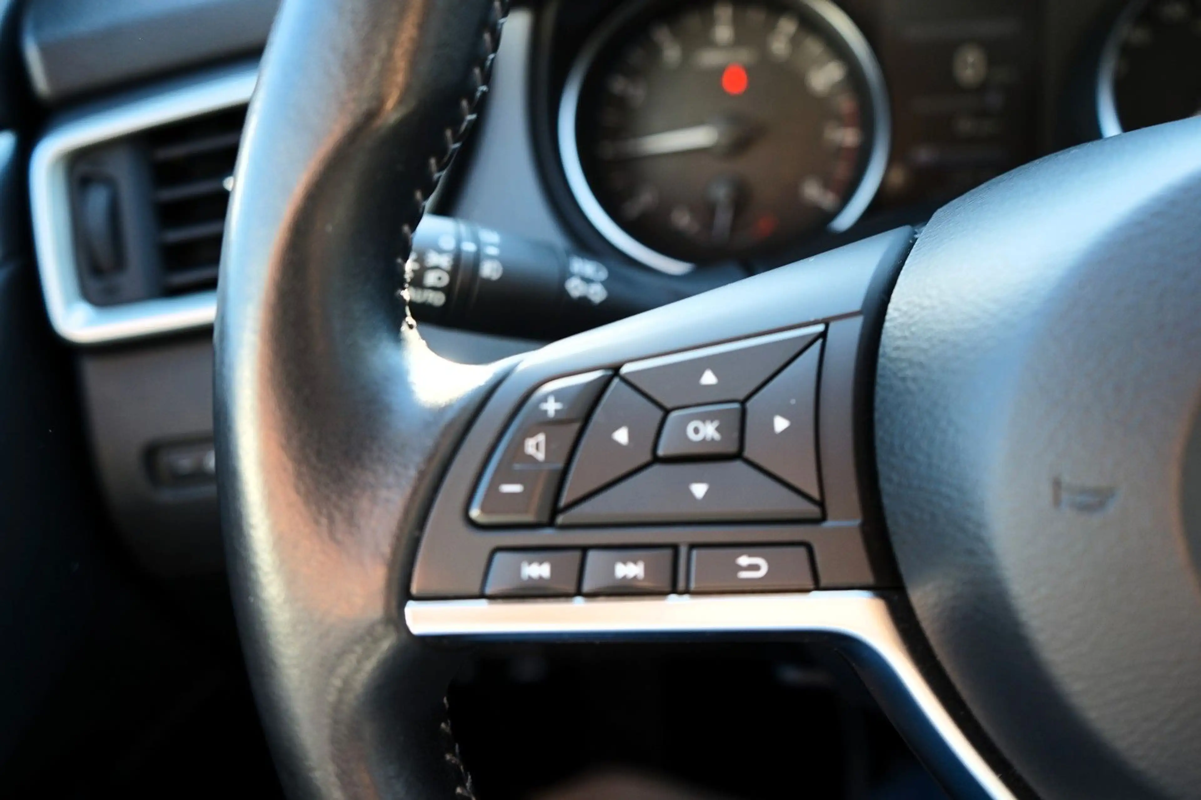 Nissan Qashqai N-Connecta 1.HAND/PDC/ACC/ISOFIX/RFK/MFL — photo 8